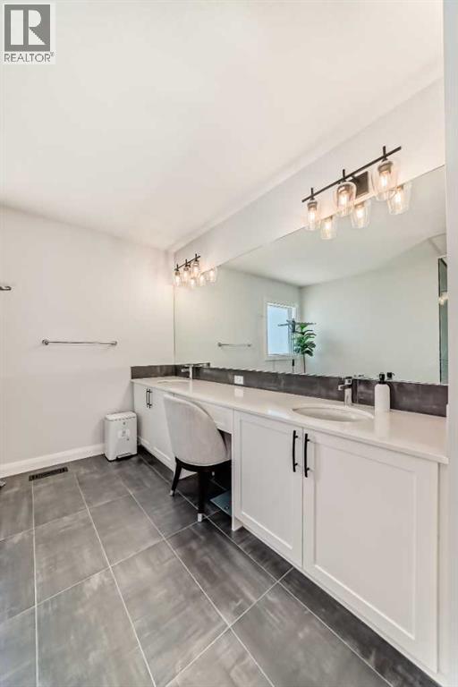 219 Chelsea Park, Chestermere, Alberta  T1X 2T3 - Photo 35 - A2308154