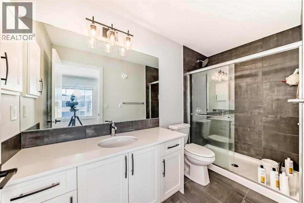 219 Chelsea Park, Chestermere, Alberta  T1X 2T3 - Photo 39 - A2308154