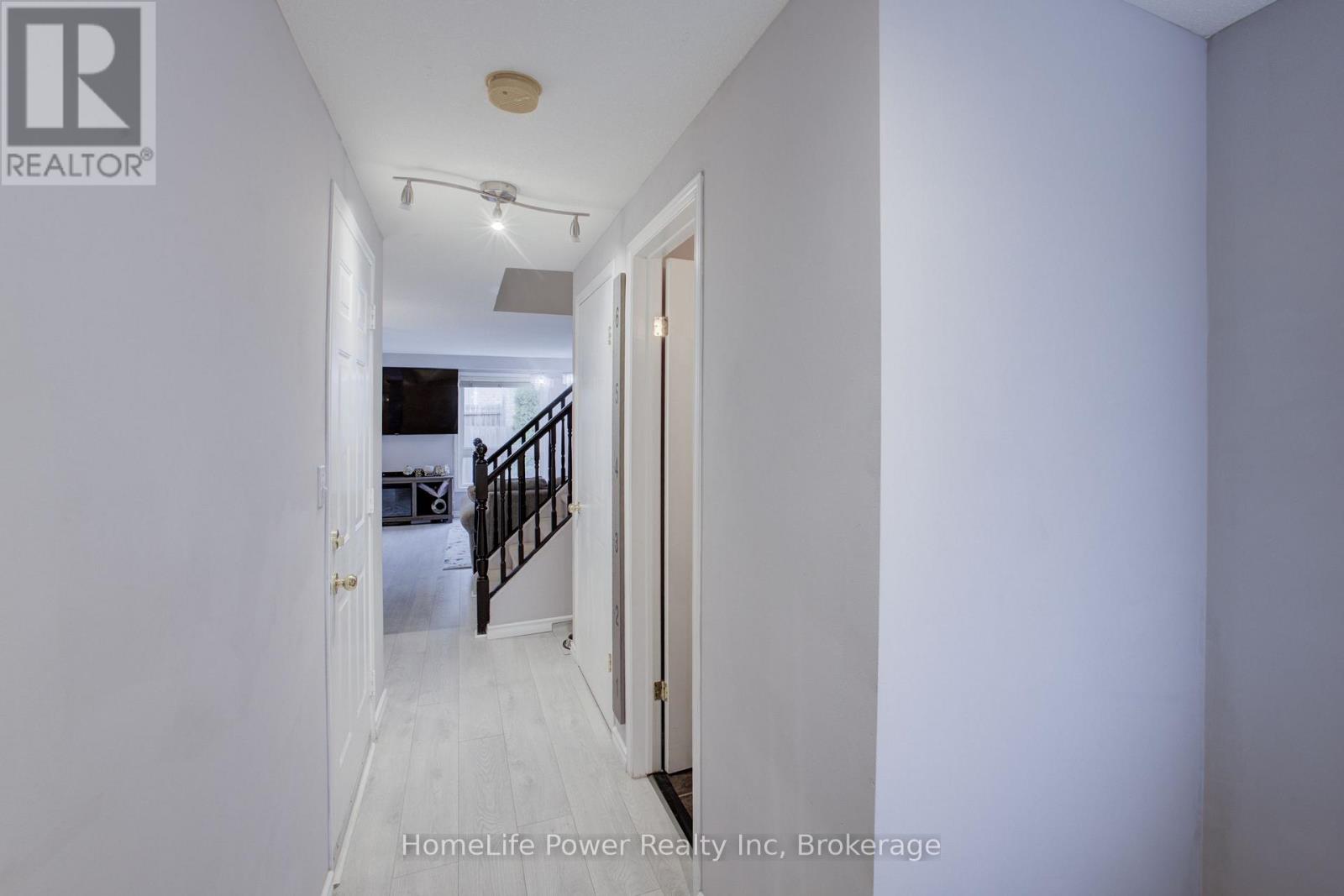 53 Prosperity Drive, Kitchener, Ontario  N2E 4A9 - Photo 4 - X13091426