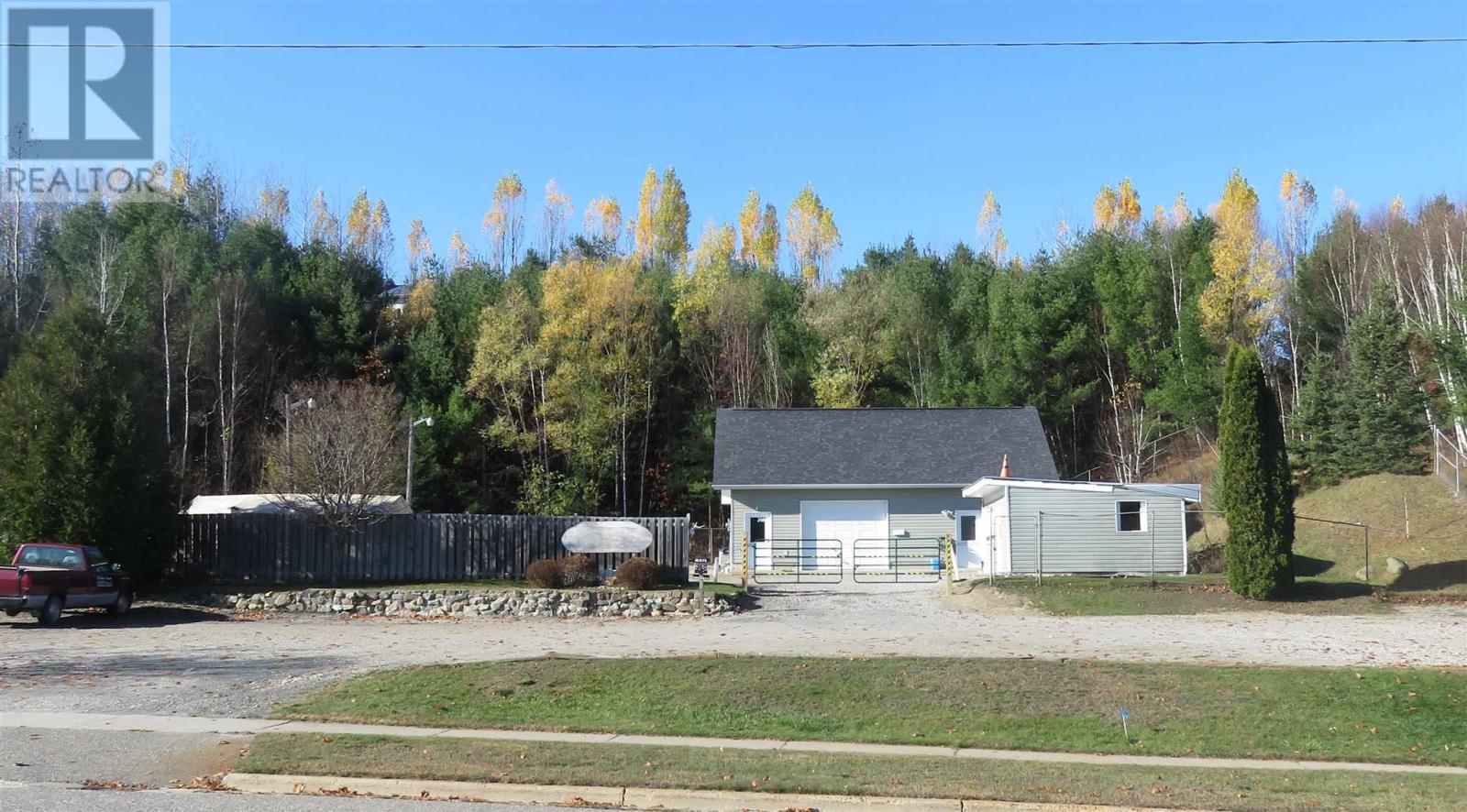 60 Hergott AVE, Elliot Lake, Ontario