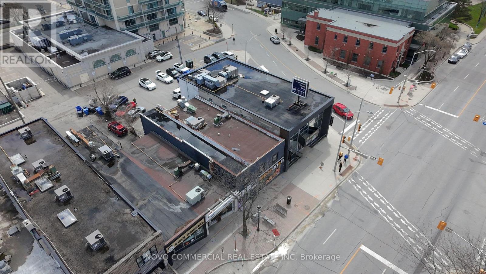 47 Lakeshore Road E, Mississauga, Ontario  L5G 1C9 - Photo 3 - W12987112