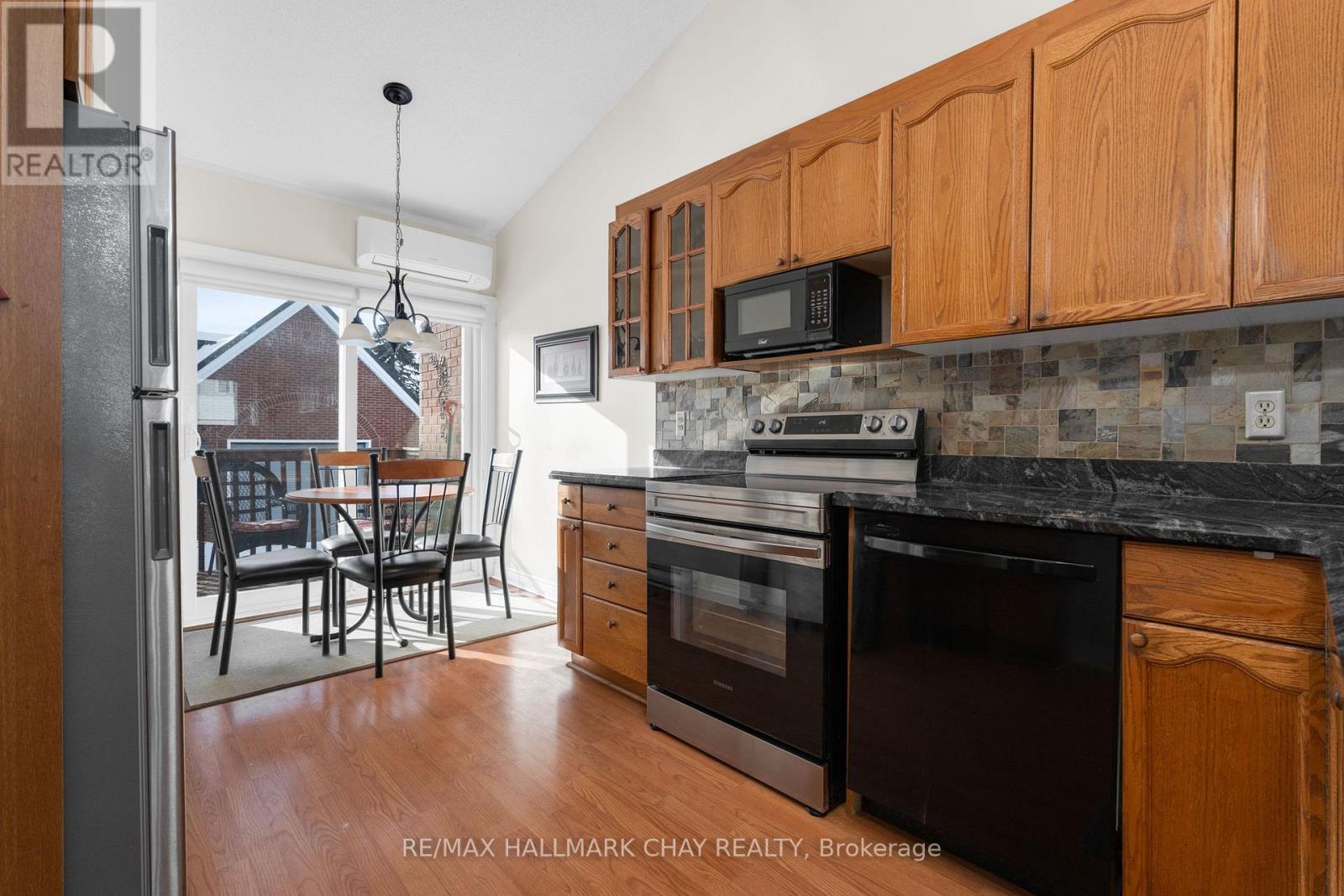 3 - 355 Blake Street, Barrie, Ontario  L4M 1L1 - Photo 9 - S12761446