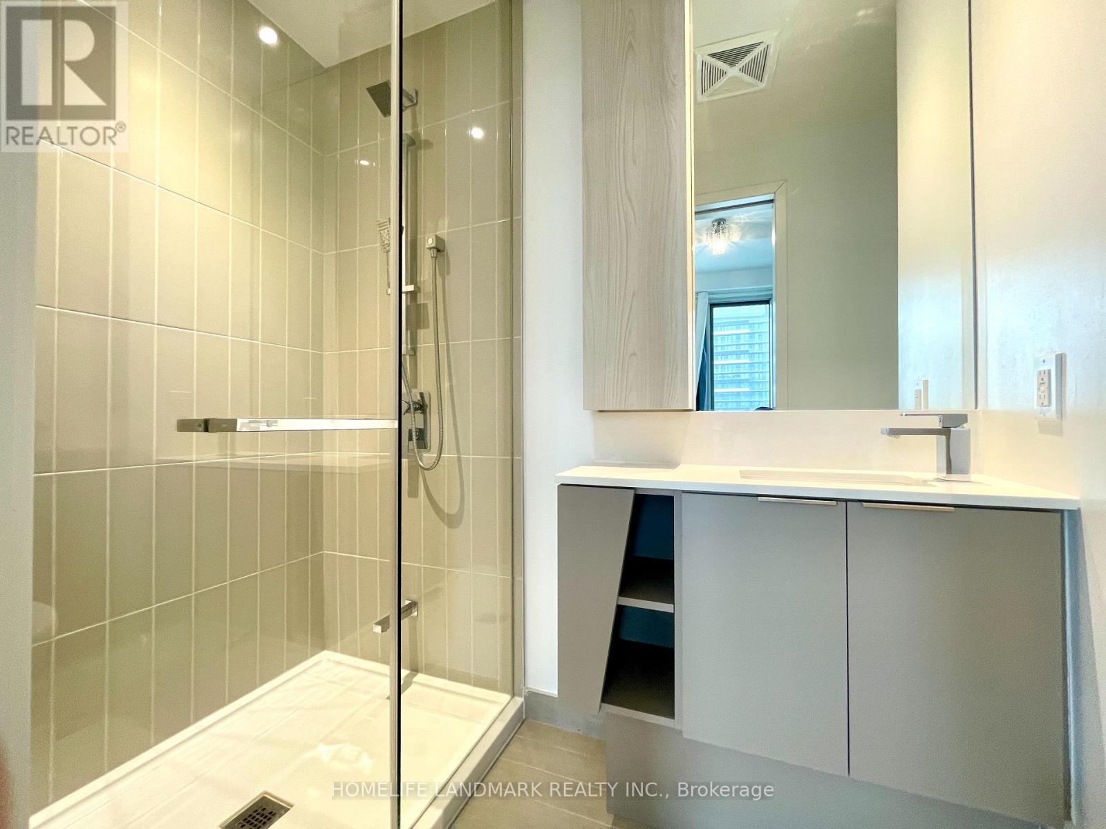 5607 - 3900 Confederation Parkway, Mississauga, Ontario  M5B 0M3 - Photo 17 - W13017830