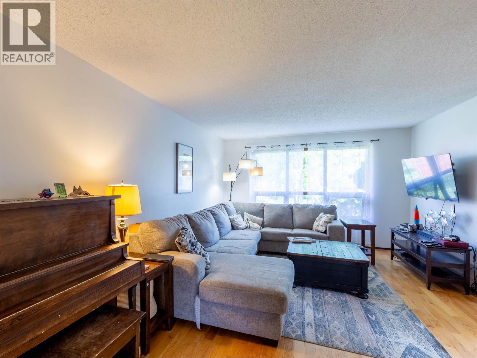 3454 Nadina Place, Smithers, British Columbia  V0J 2N0 - Photo 4 - R3120281