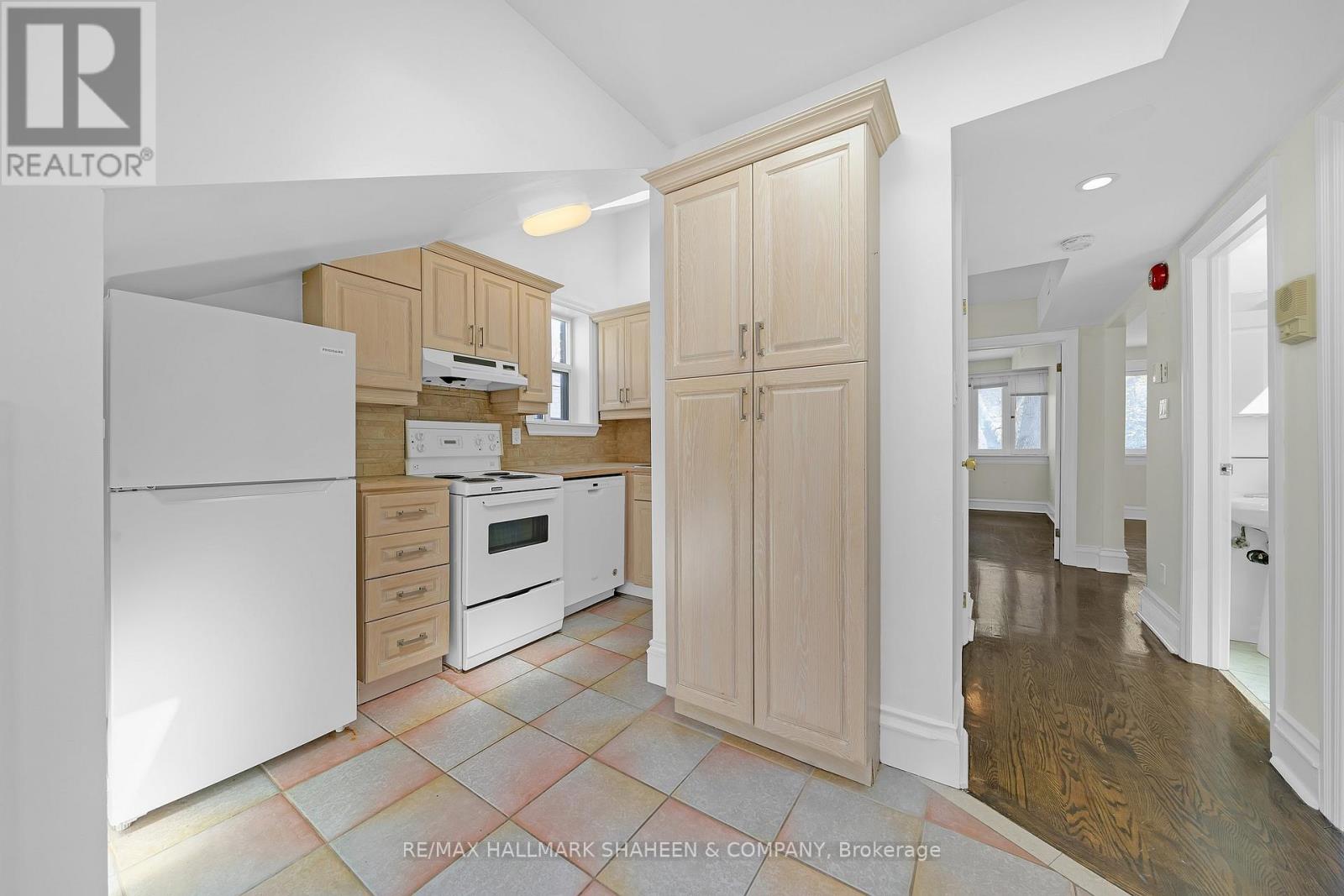 3 - 12 Foxbar Road, Toronto, Ontario  M4V 2G6 - Photo 16 - C13072836