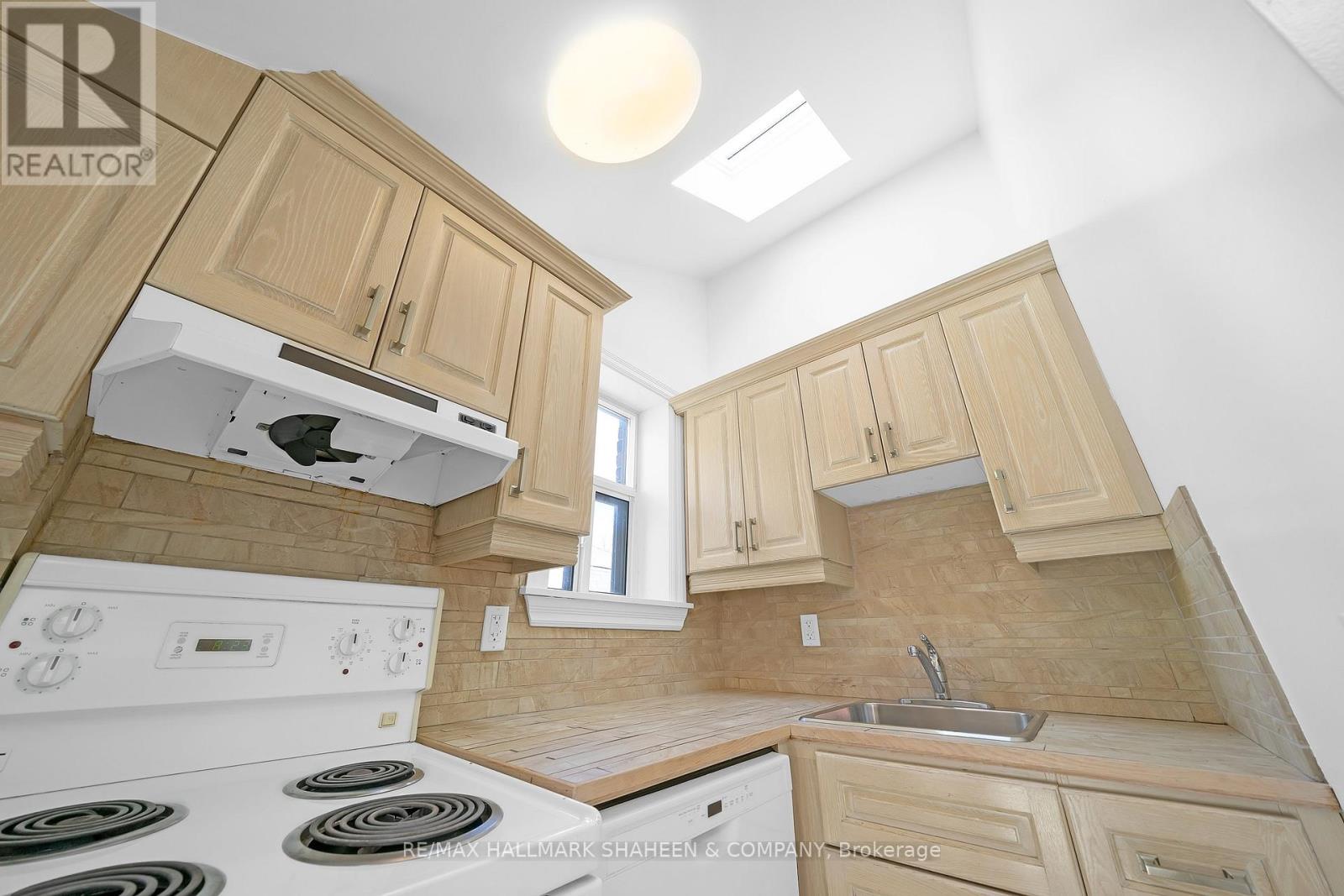 3 - 12 Foxbar Road, Toronto, Ontario  M4V 2G6 - Photo 15 - C13072836