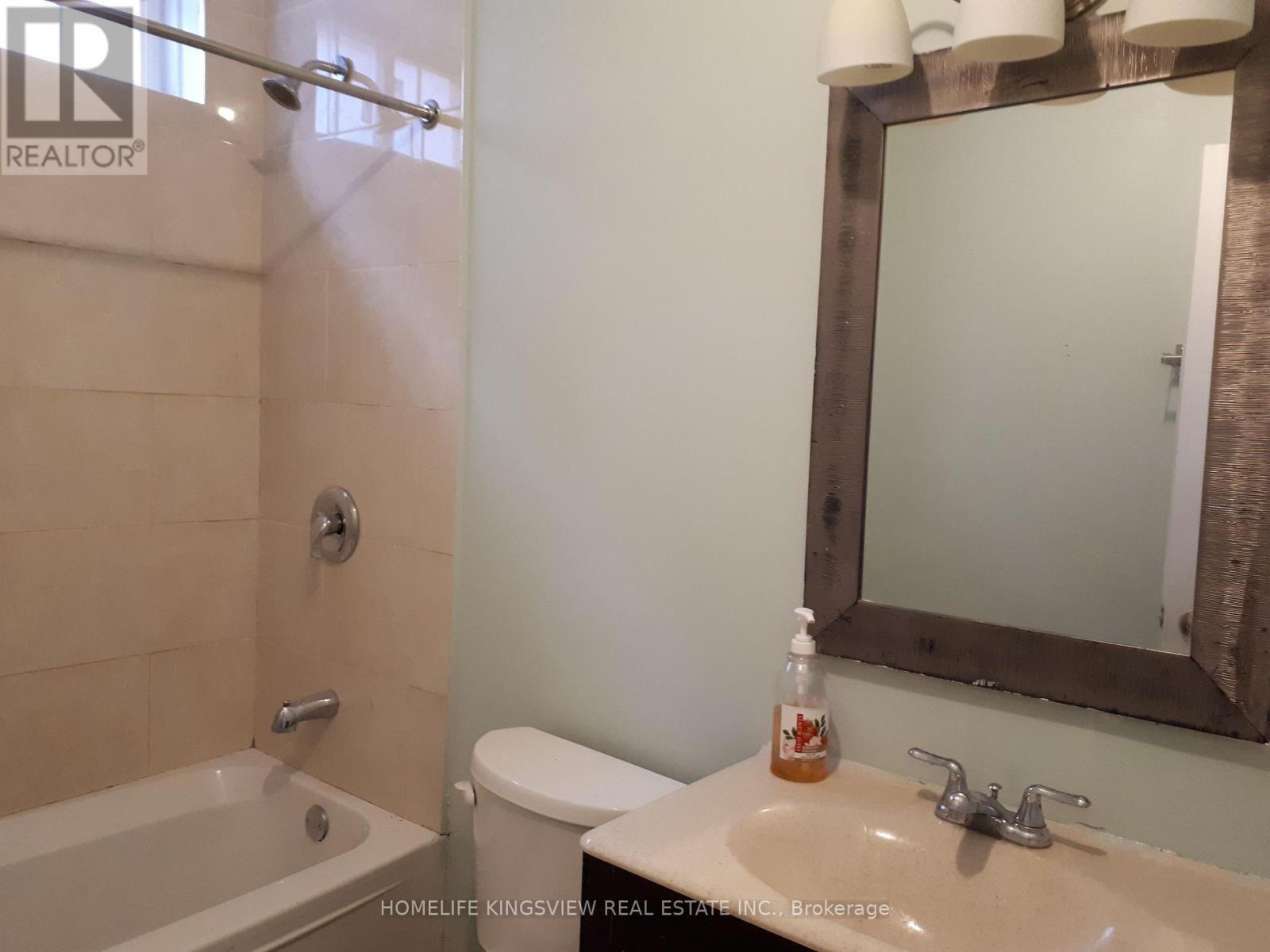 18 Corvette Avenue, Toronto, Ontario  M1K 3E8 - Photo 7 - E13084432