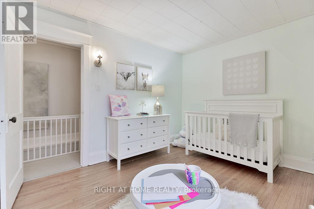 130 Springdale Boulevard, Toronto, Ontario  M4J 1W9 - Photo 20 - E13087862