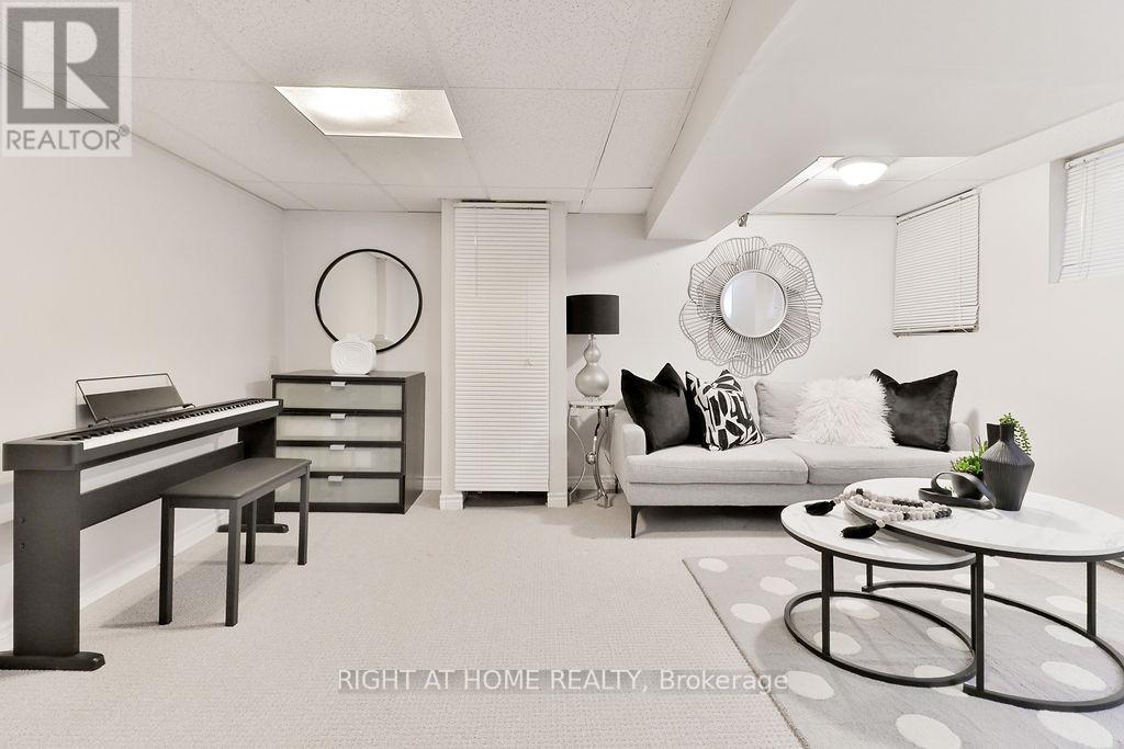 130 Springdale Boulevard, Toronto, Ontario  M4J 1W9 - Photo 24 - E13087862