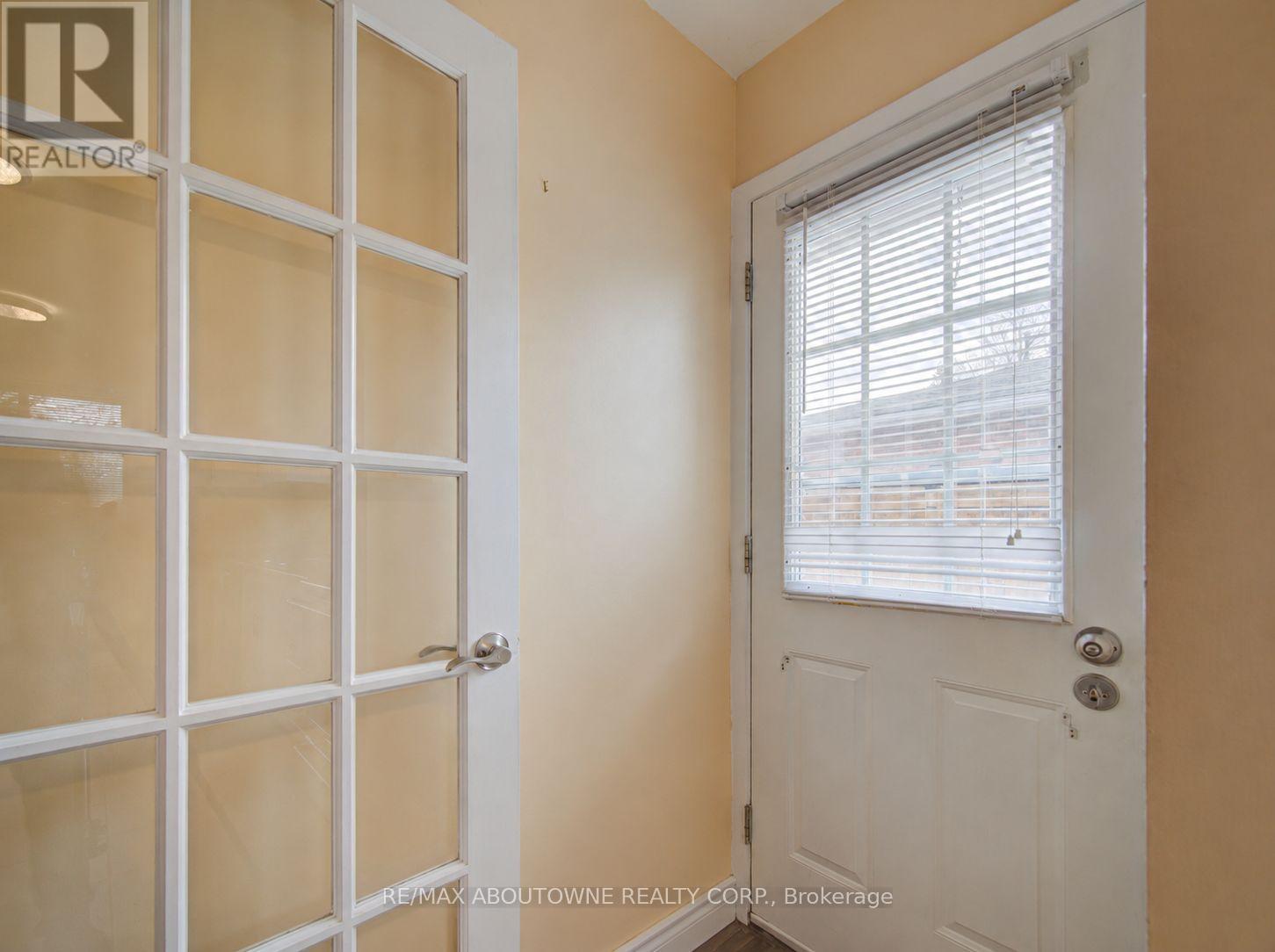 1229 Owen Court, Oakville, Ontario  L6H 1V2 - Photo 10 - W13086912