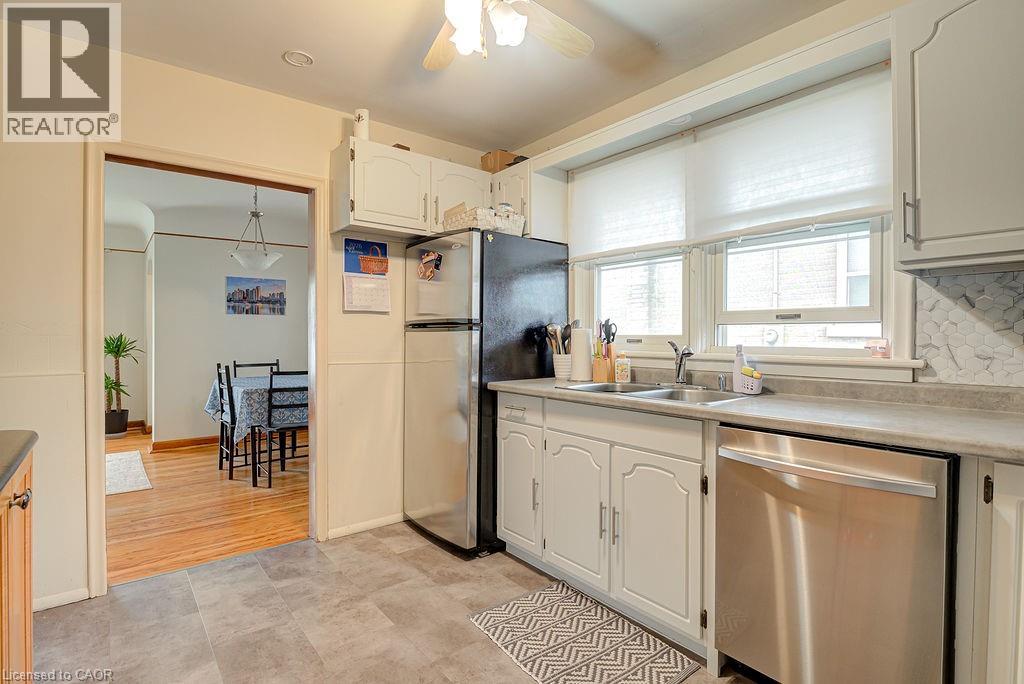 10 Elmwood Avenue, Kitchener, Ontario  N2H 6G4 - Photo 11 - 40825223