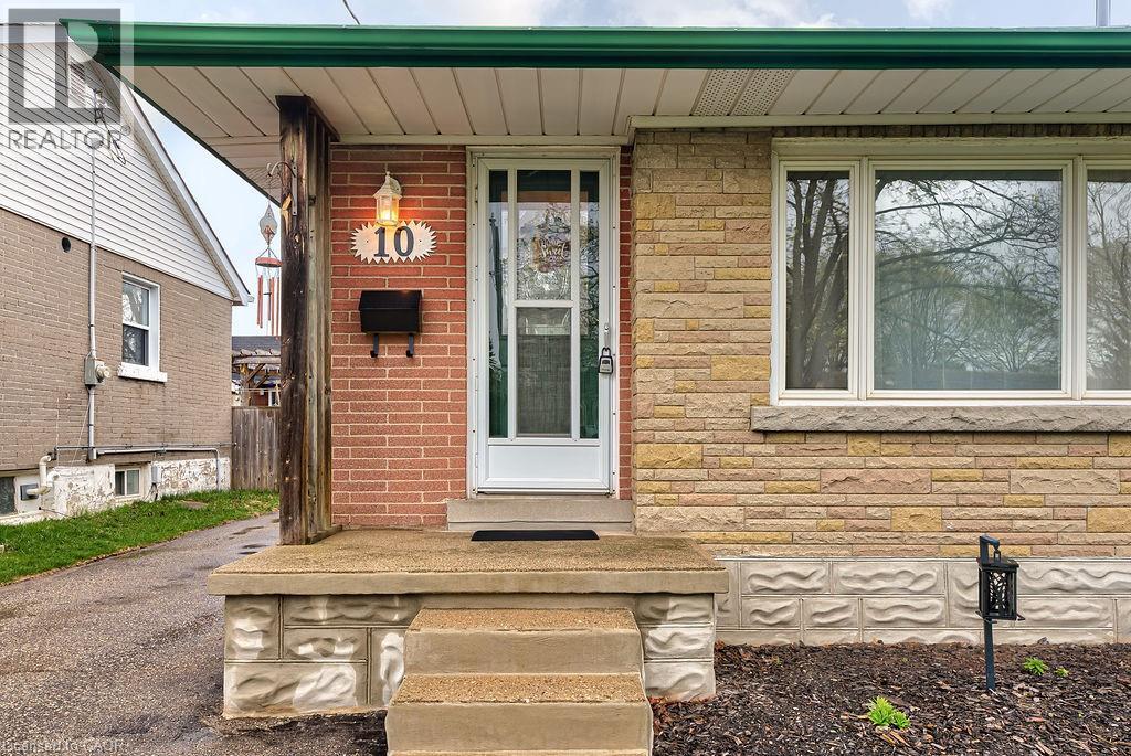 10 Elmwood Avenue, Kitchener, Ontario  N2H 6G4 - Photo 3 - 40825223