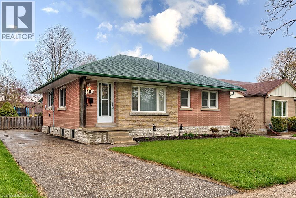 10 Elmwood Avenue, Kitchener, Ontario  N2H 6G4 - Photo 2 - 40825223