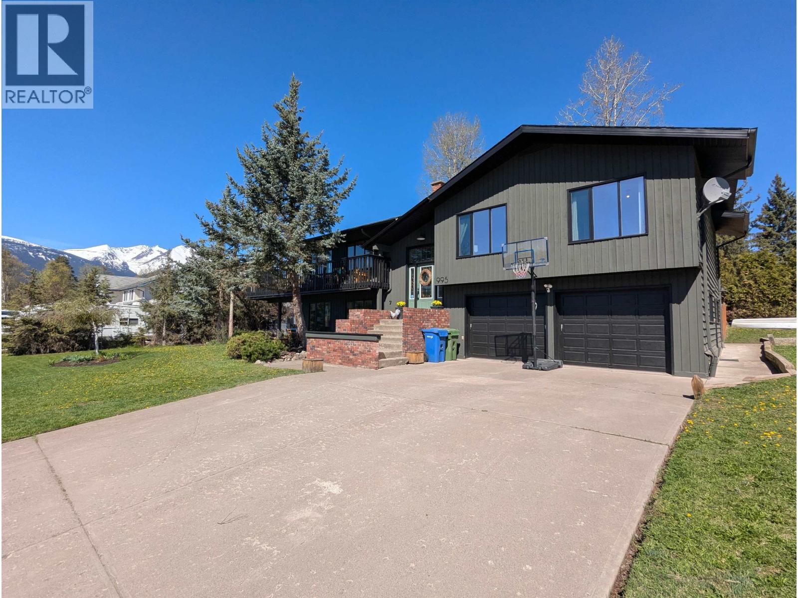 1995 Dominion Street, Smithers, British Columbia  V0J 2N0 - Photo 2 - R3119846