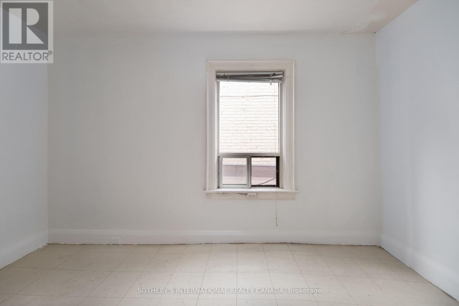 641 St Clair Avenue W, Toronto, Ontario  M6C 1A7 - Photo 14 - C13091270