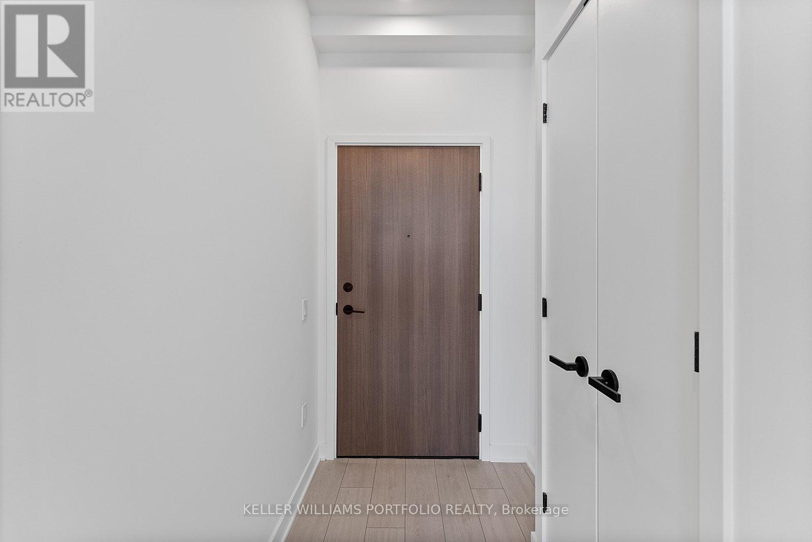 3011 - 55 Charles Street E, Toronto, Ontario  M4Y 0J1 - Photo 3 - C13091314