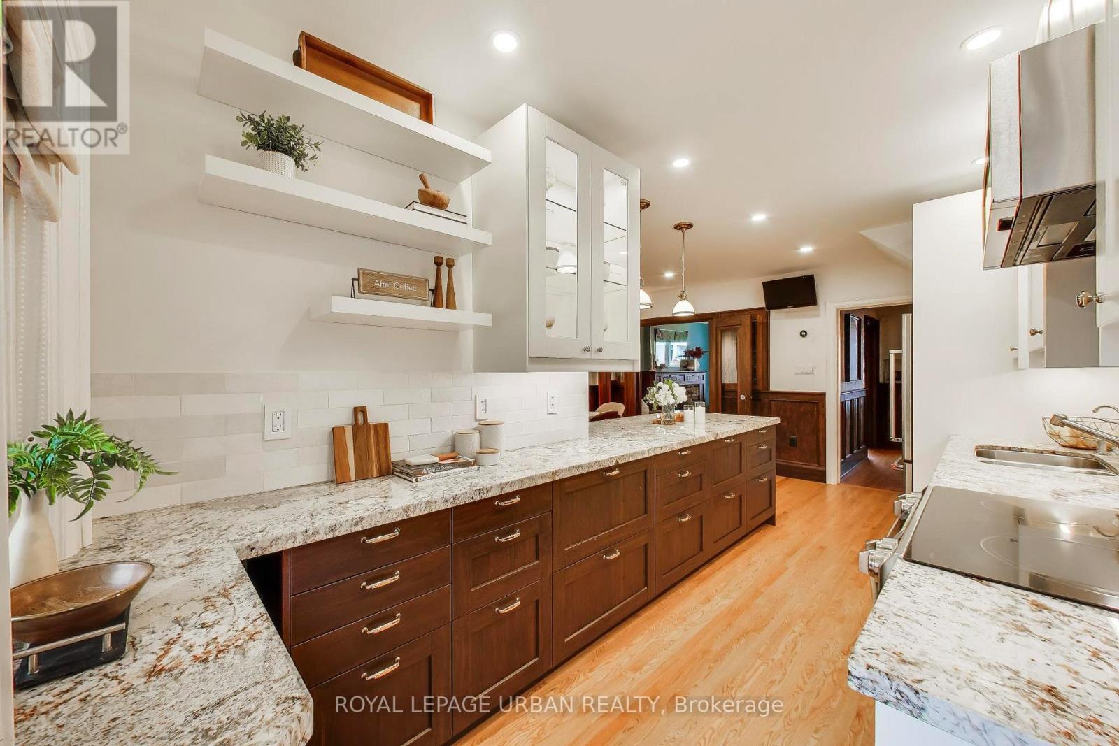 176 Davisville Avenue, Toronto, Ontario  M4S 1E8 - Photo 14 - C13091480