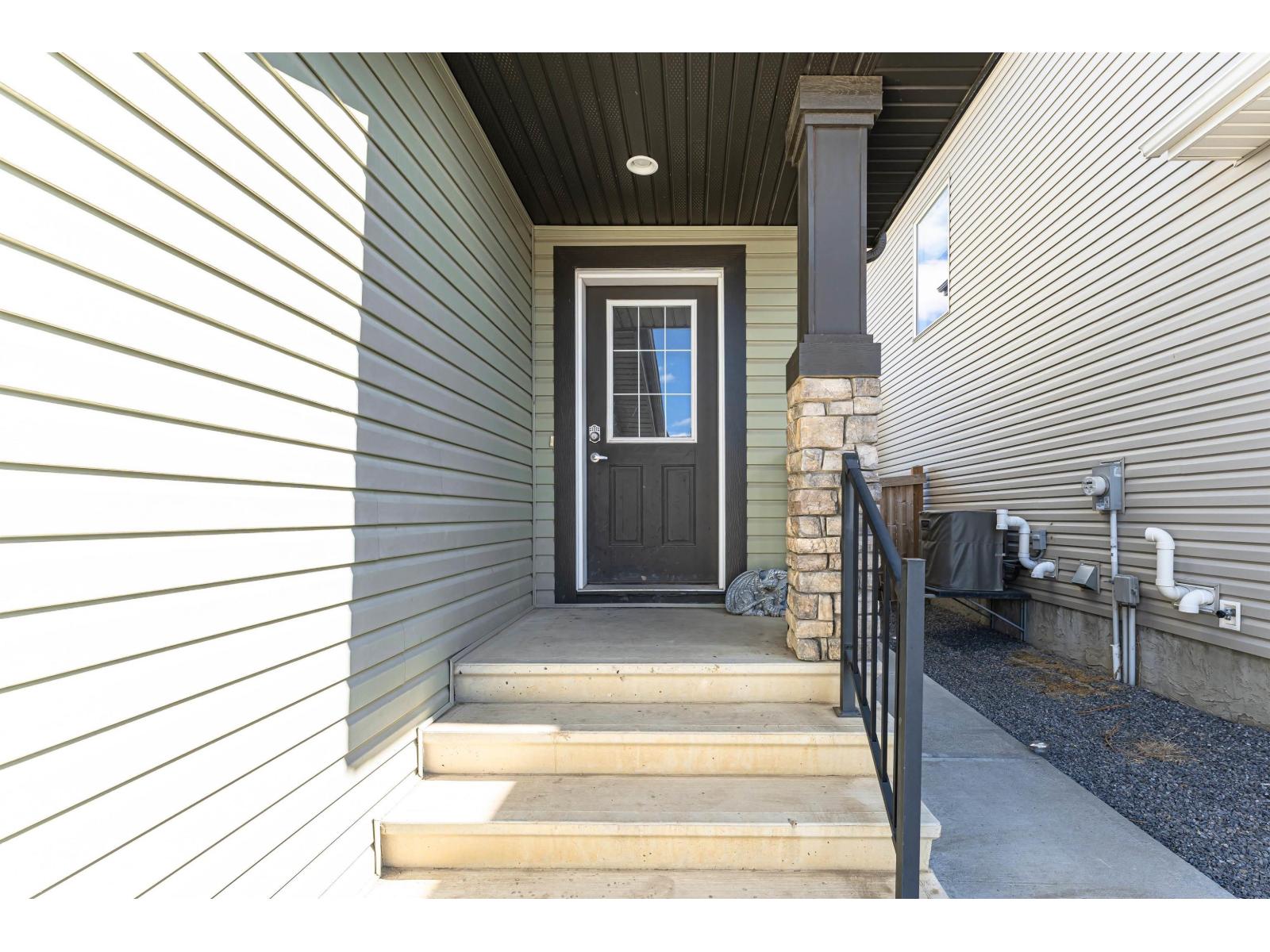 17619 77 St Nw, Edmonton, Alberta  T5Z 3K9 - Photo 2 - E4486010