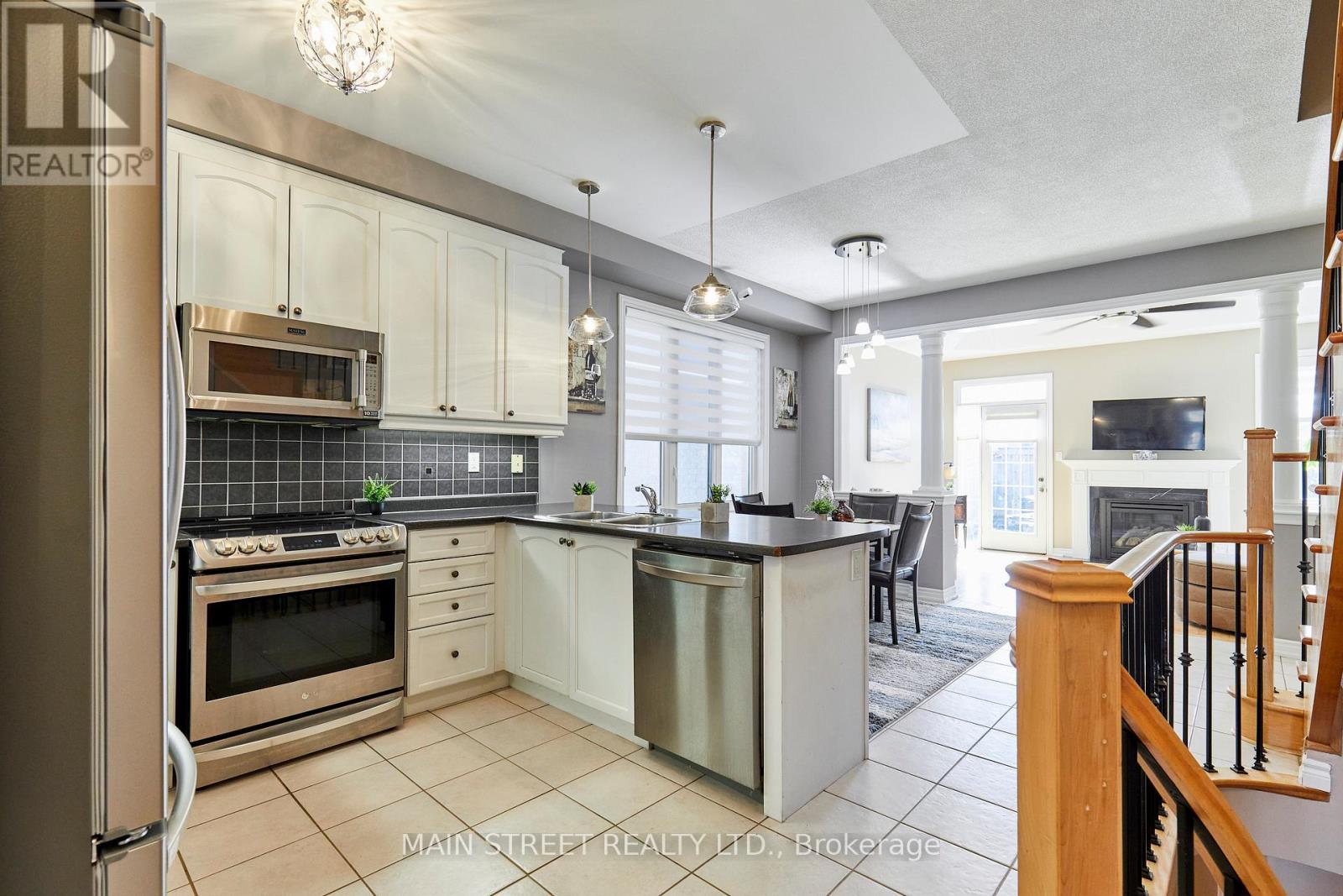 6 Oswell Drive, Ajax, Ontario  L1Z 0J3 - Photo 10 - E13091248