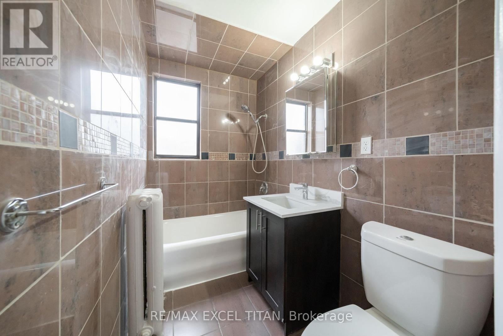 46 - 4 Kingston Road, Toronto, Ontario  M4L 1S4 - Photo 11 - E13091258