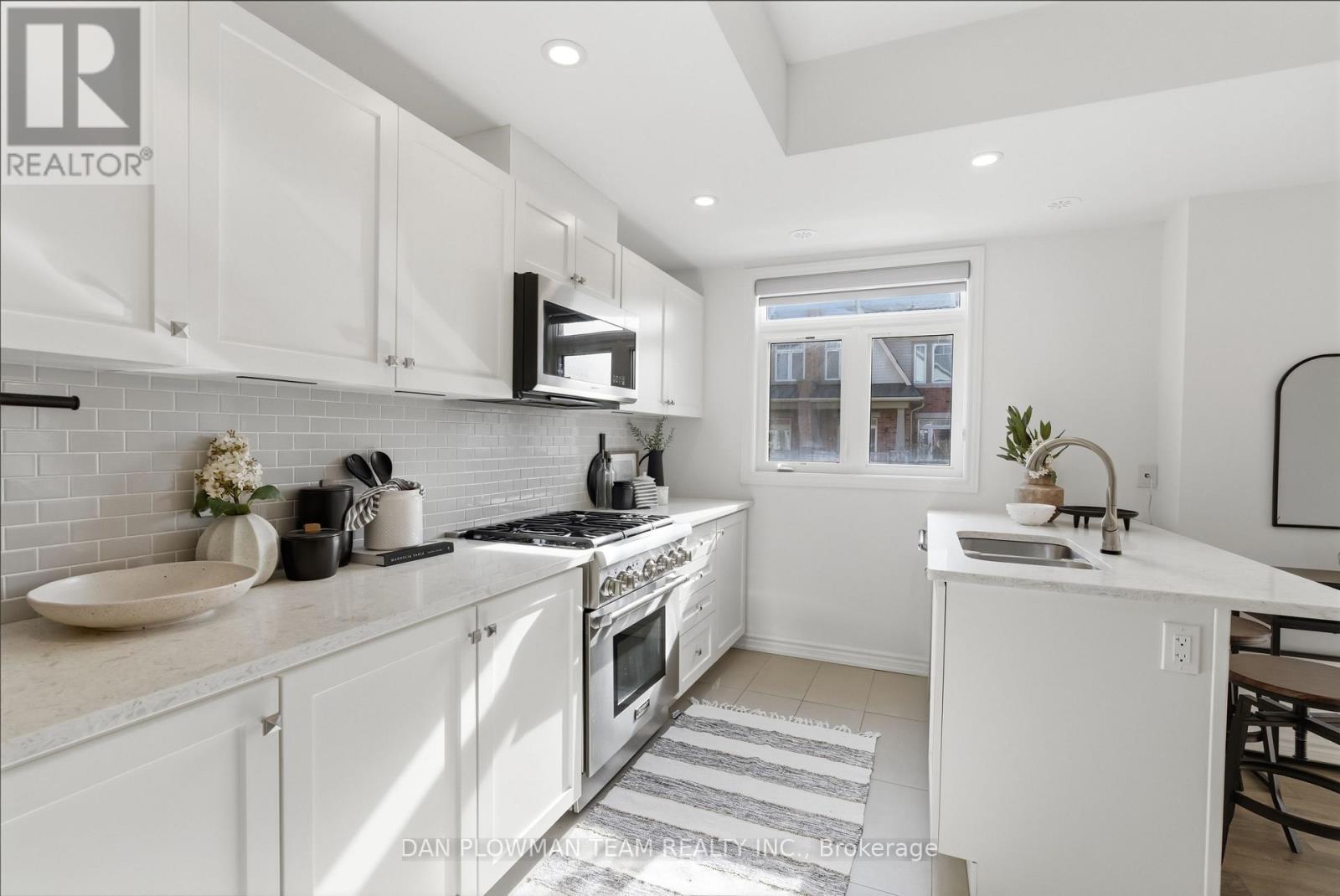 2431 Nantucket Chase, Pickering, Ontario  L1X 0E4 - Photo 7 - E13091268