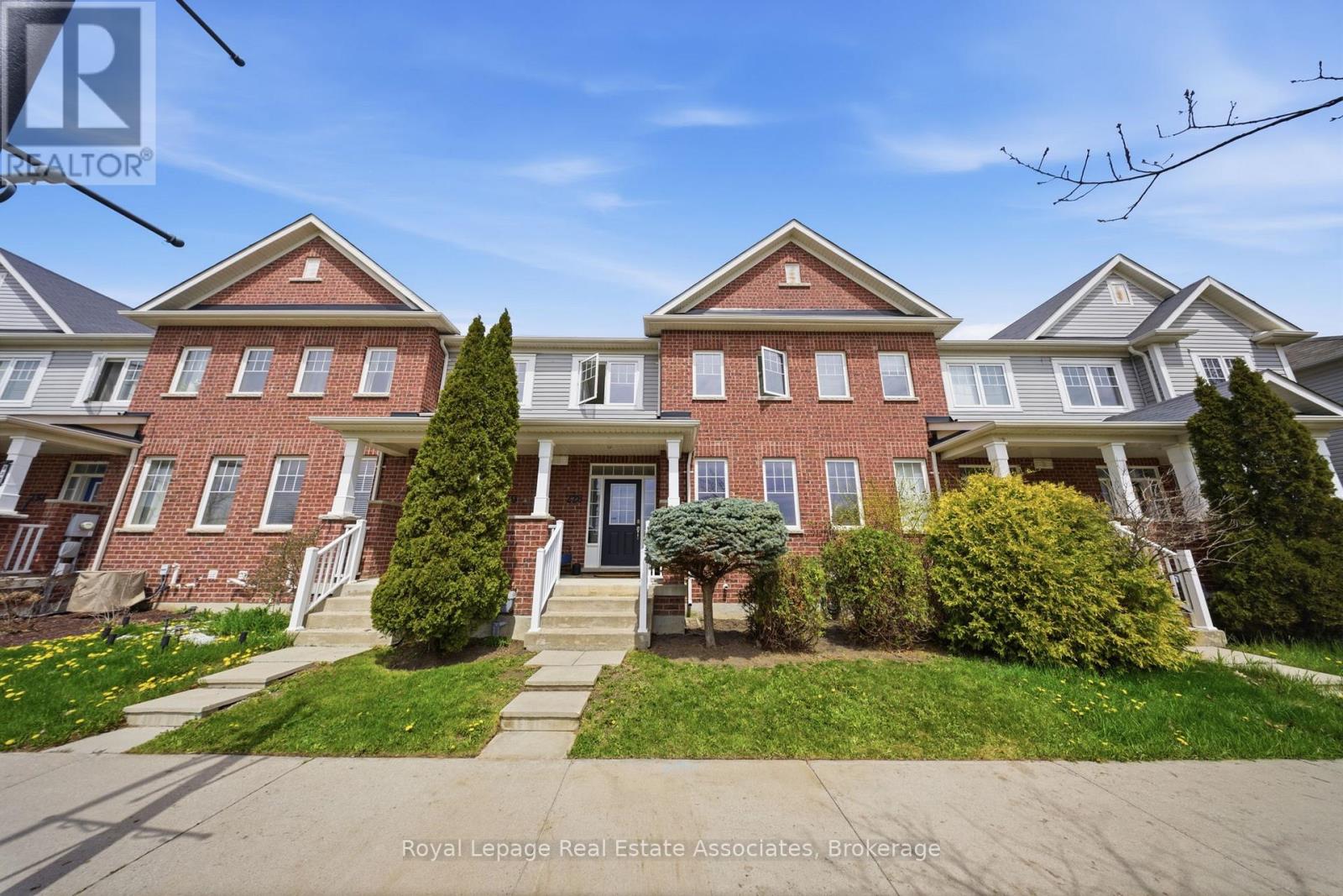 228 Brookhill Boulevard, Clarington, Ontario  L1C 0M2 - Photo 2 - E13091318