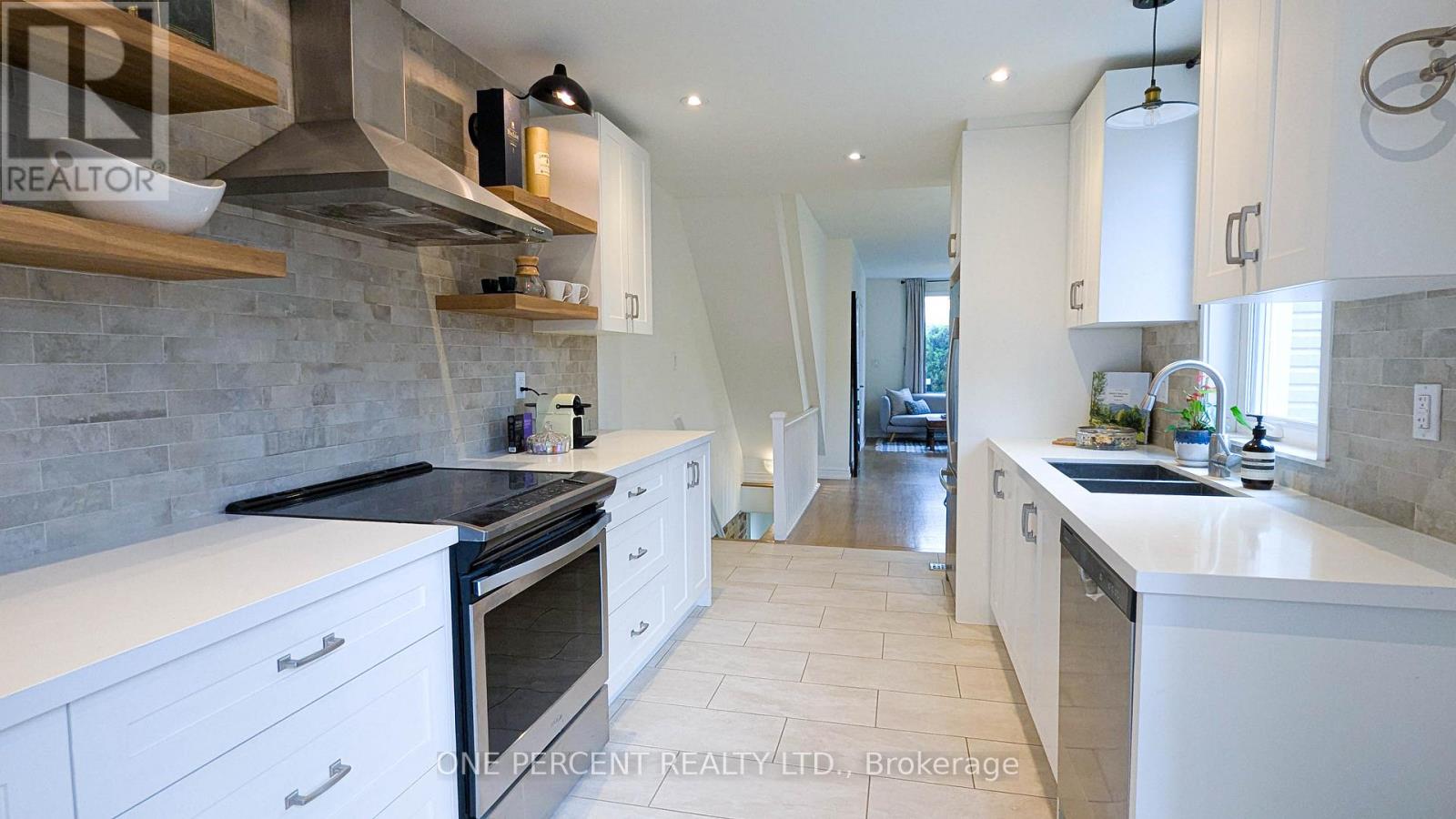 119 De Grassi Street, Toronto, Ontario  M4M 2K5 - Photo 7 - E13091364