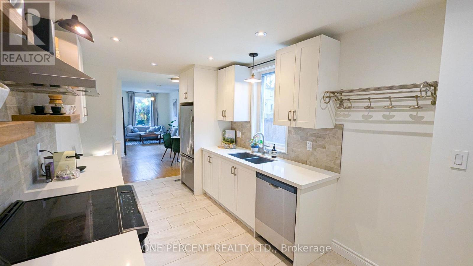 119 De Grassi Street, Toronto, Ontario  M4M 2K5 - Photo 8 - E13091364