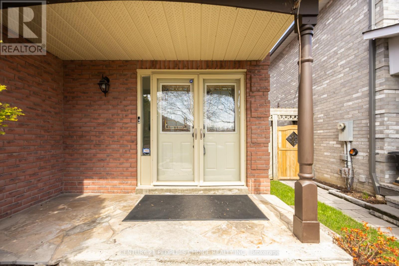 21 Dagwell Crescent, Ajax, Ontario  L1T 3M8 - Photo 3 - E13091366