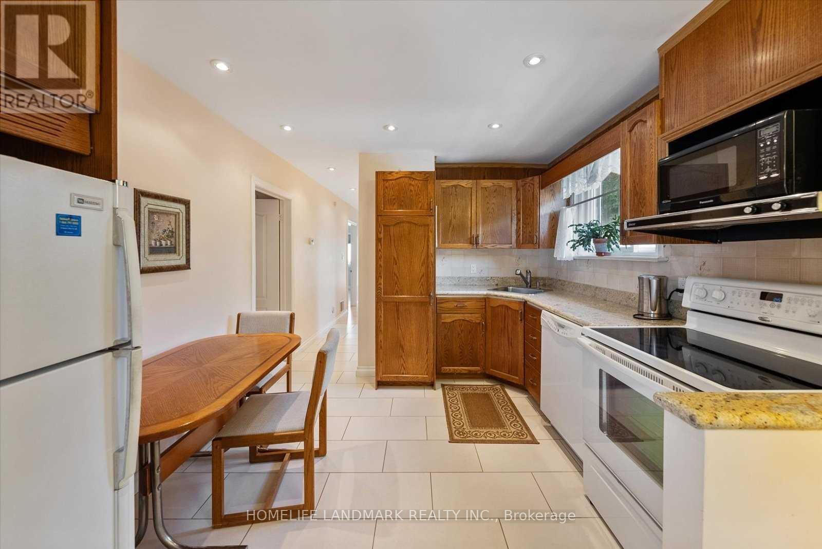 (Full House) - 19 Winterer Avenue, Toronto, Ontario  M1K 4L6 - Photo 6 - E13091476