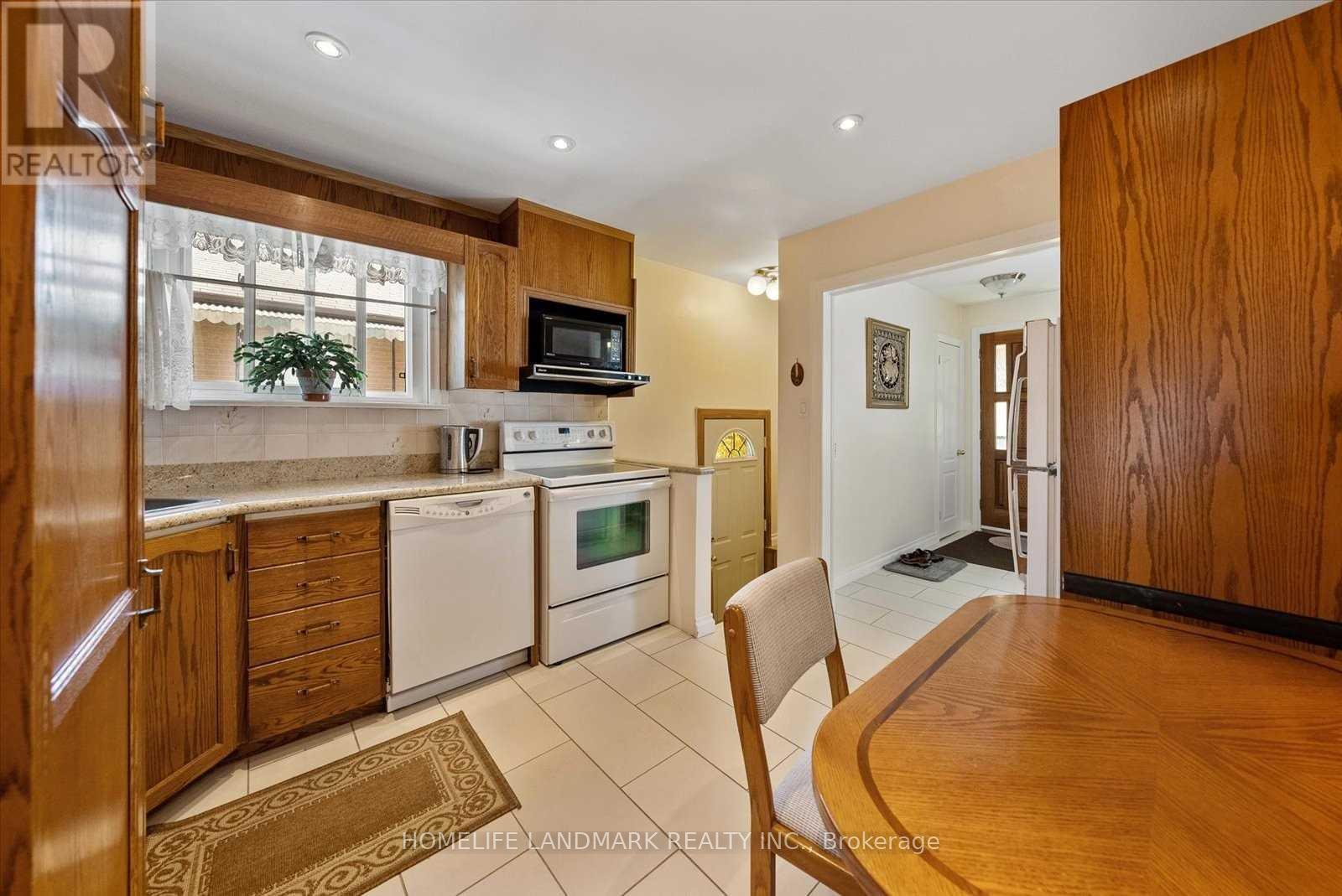 (Full House) - 19 Winterer Avenue, Toronto, Ontario  M1K 4L6 - Photo 7 - E13091476