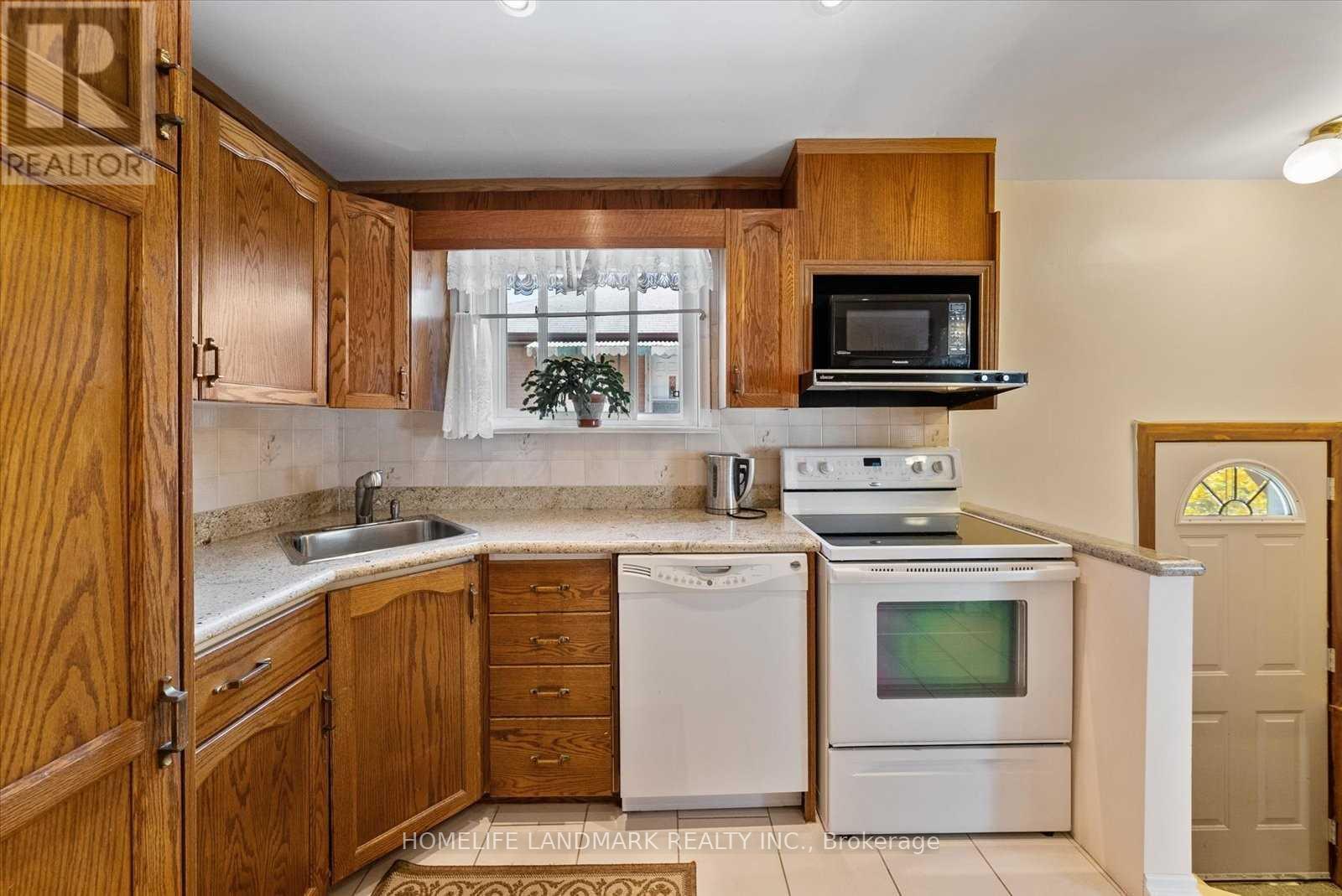 (Full House) - 19 Winterer Avenue, Toronto, Ontario  M1K 4L6 - Photo 8 - E13091476