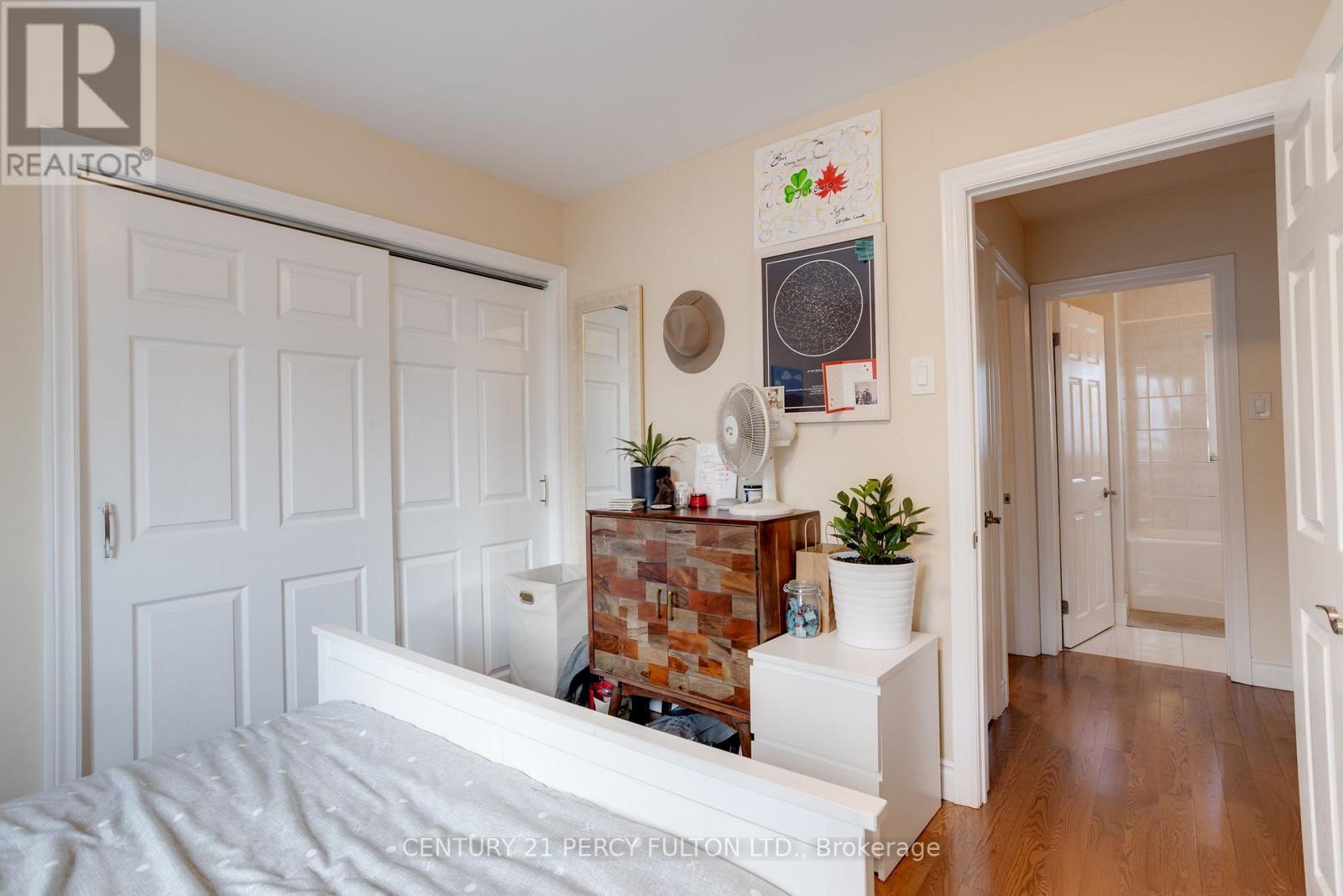 Main - 209 Coxwell Avenue, Toronto, Ontario  M4L 3B4 - Photo 17 - E13091568