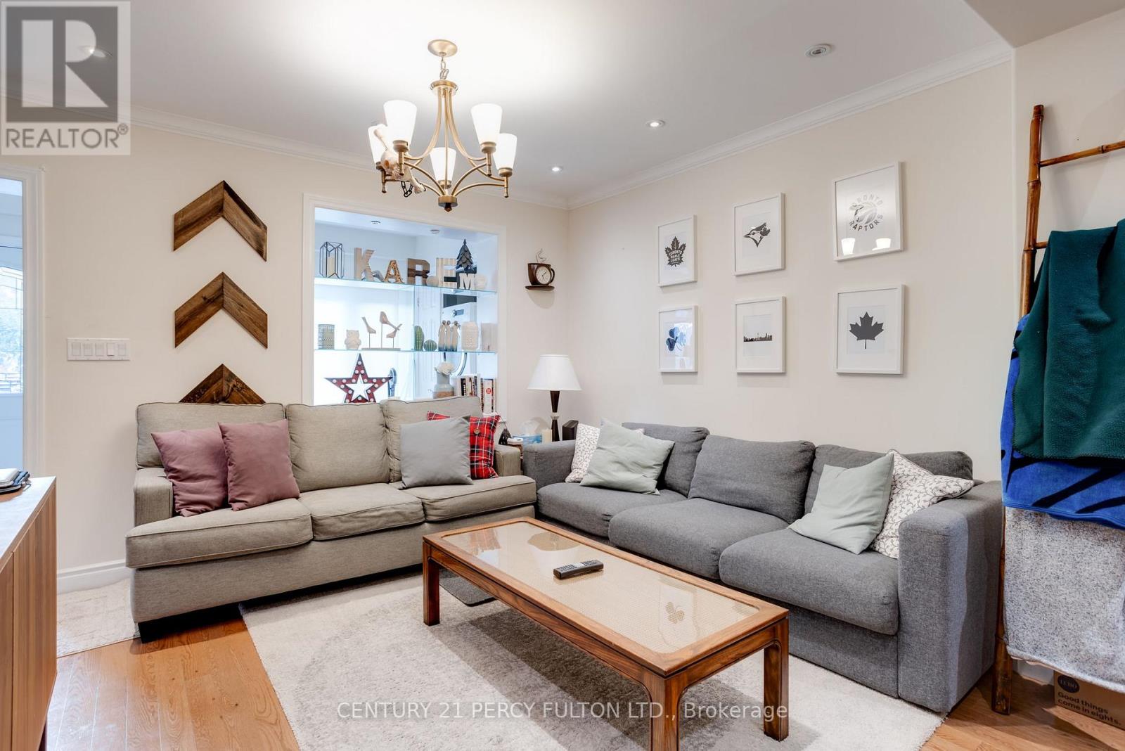 Main - 209 Coxwell Avenue, Toronto, Ontario  M4L 3B4 - Photo 4 - E13091568