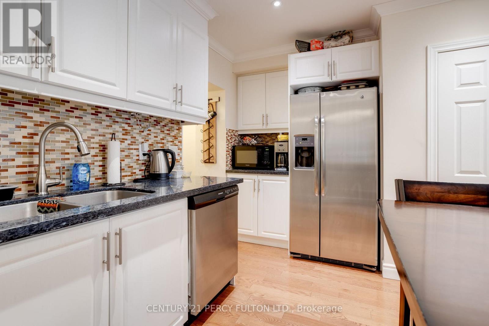 Main - 209 Coxwell Avenue, Toronto, Ontario  M4L 3B4 - Photo 6 - E13091568