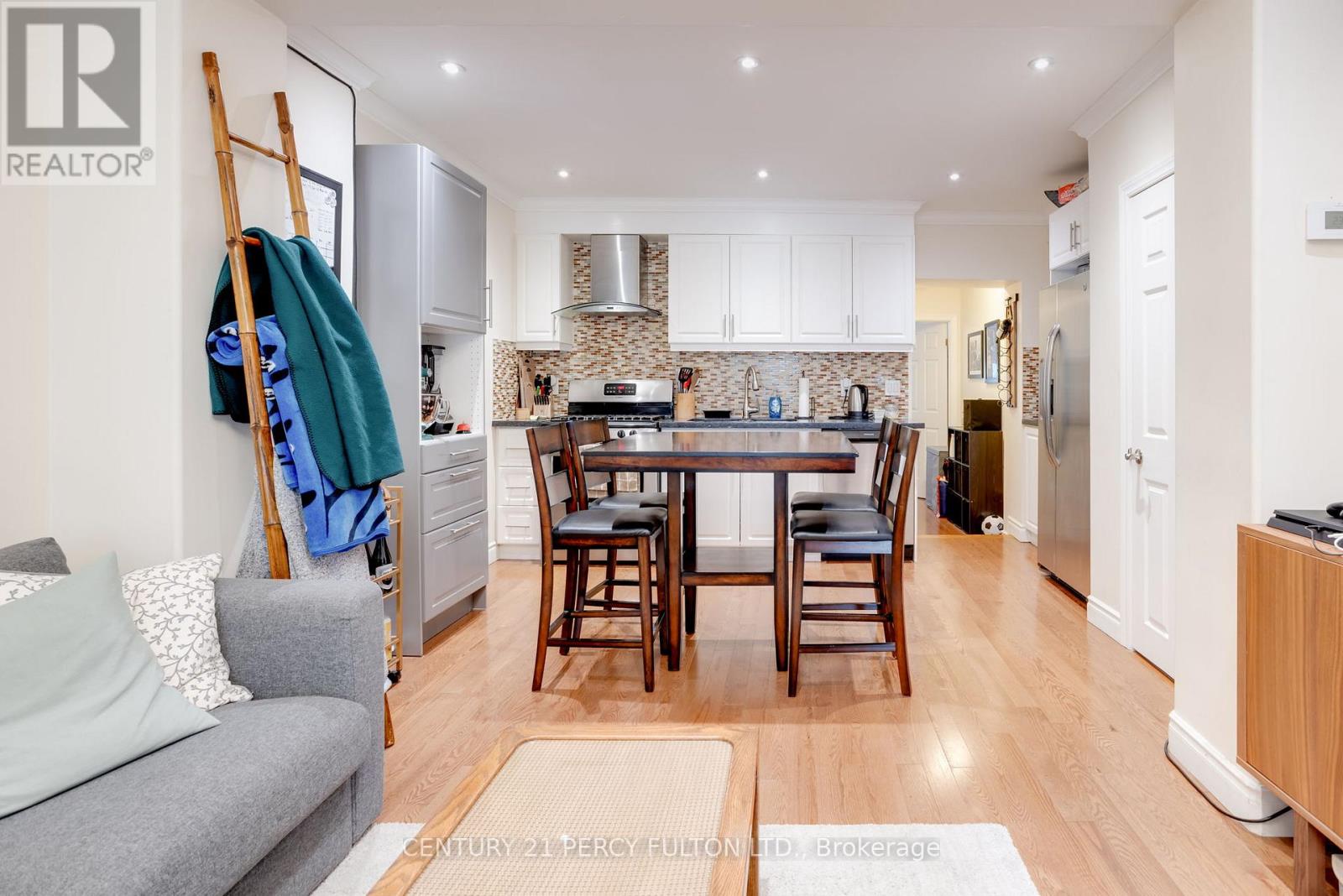 Main - 209 Coxwell Avenue, Toronto, Ontario  M4L 3B4 - Photo 8 - E13091568