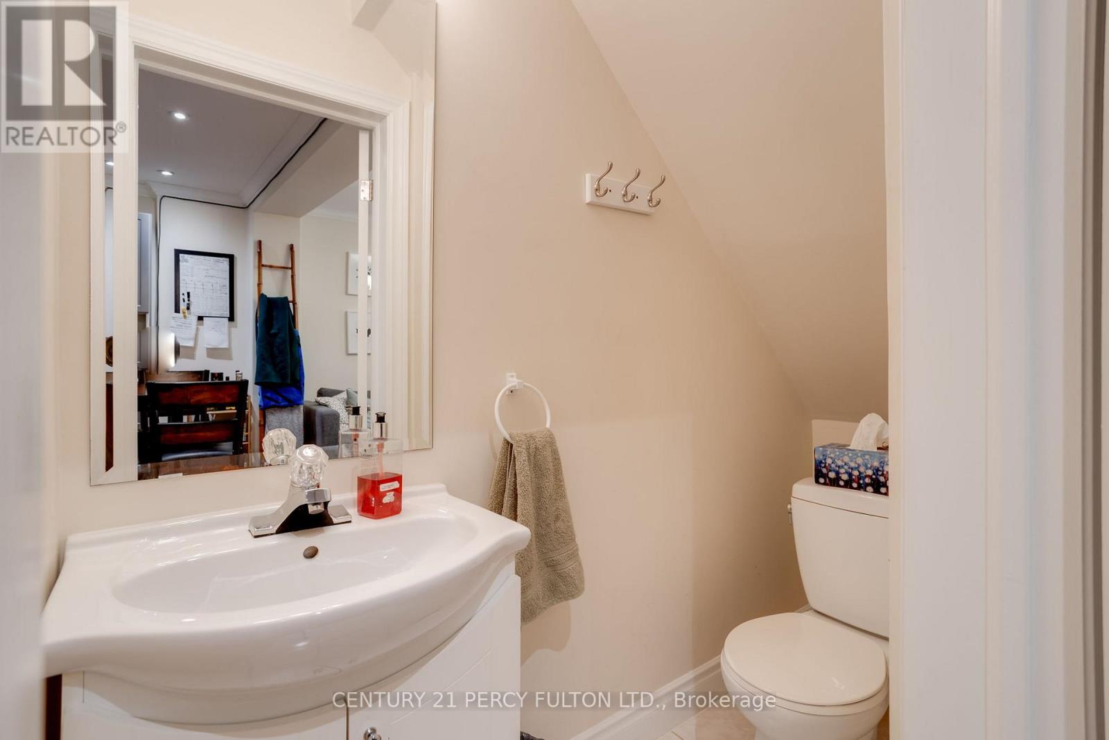 Main - 209 Coxwell Avenue, Toronto, Ontario  M4L 3B4 - Photo 9 - E13091568
