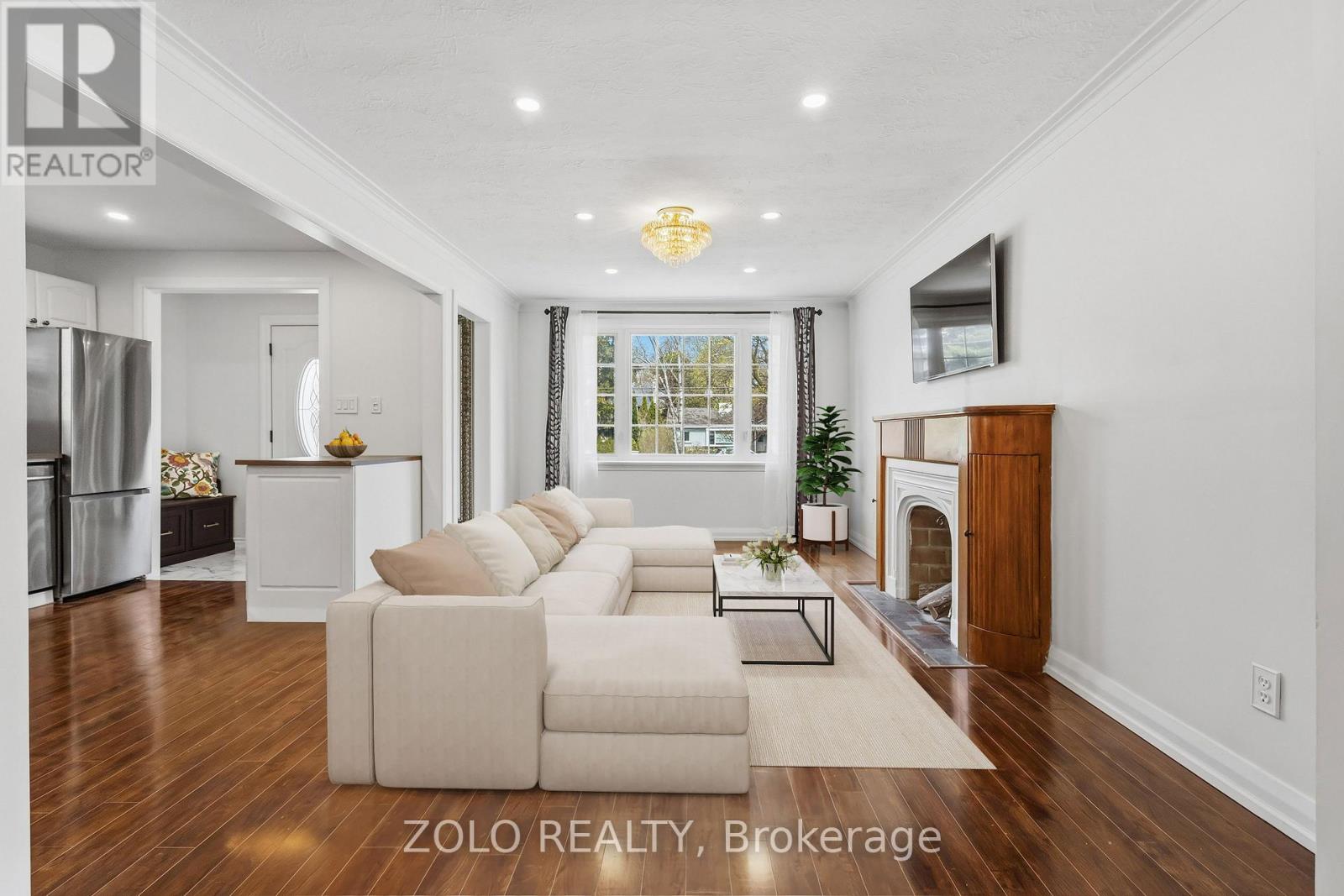 461 O'connor Drive, Toronto, Ontario  M4J 2W8 - Photo 3 - E13073042