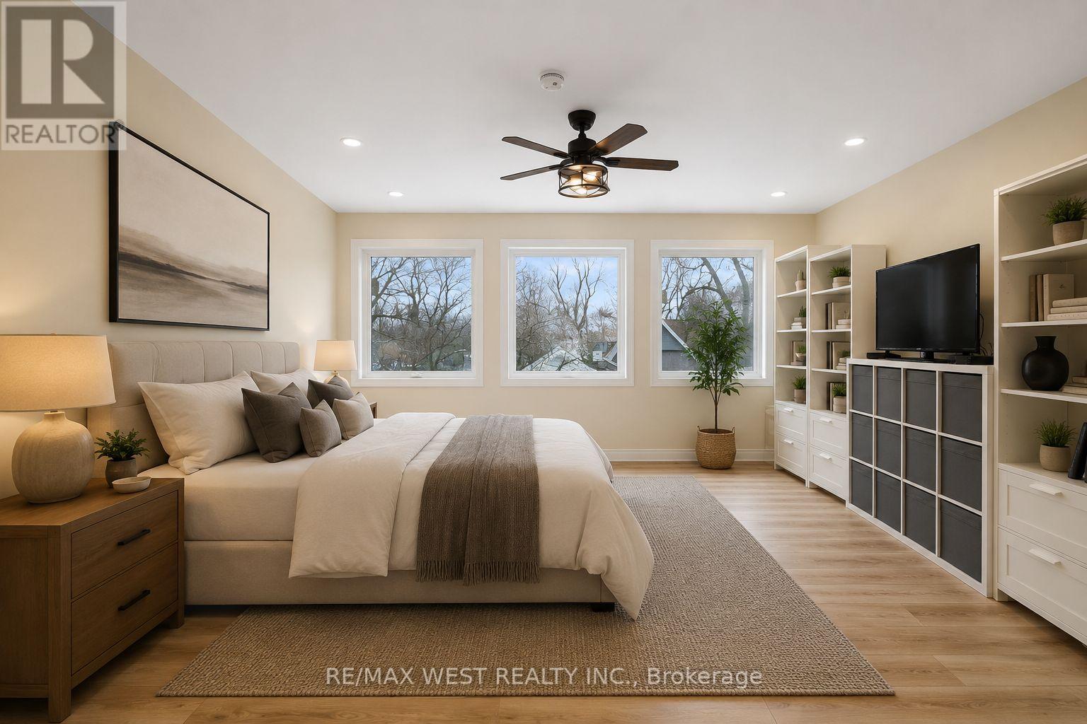 201 Rhodes Avenue, Toronto, Ontario  M4L 3A2 - Photo 6 - E13091072