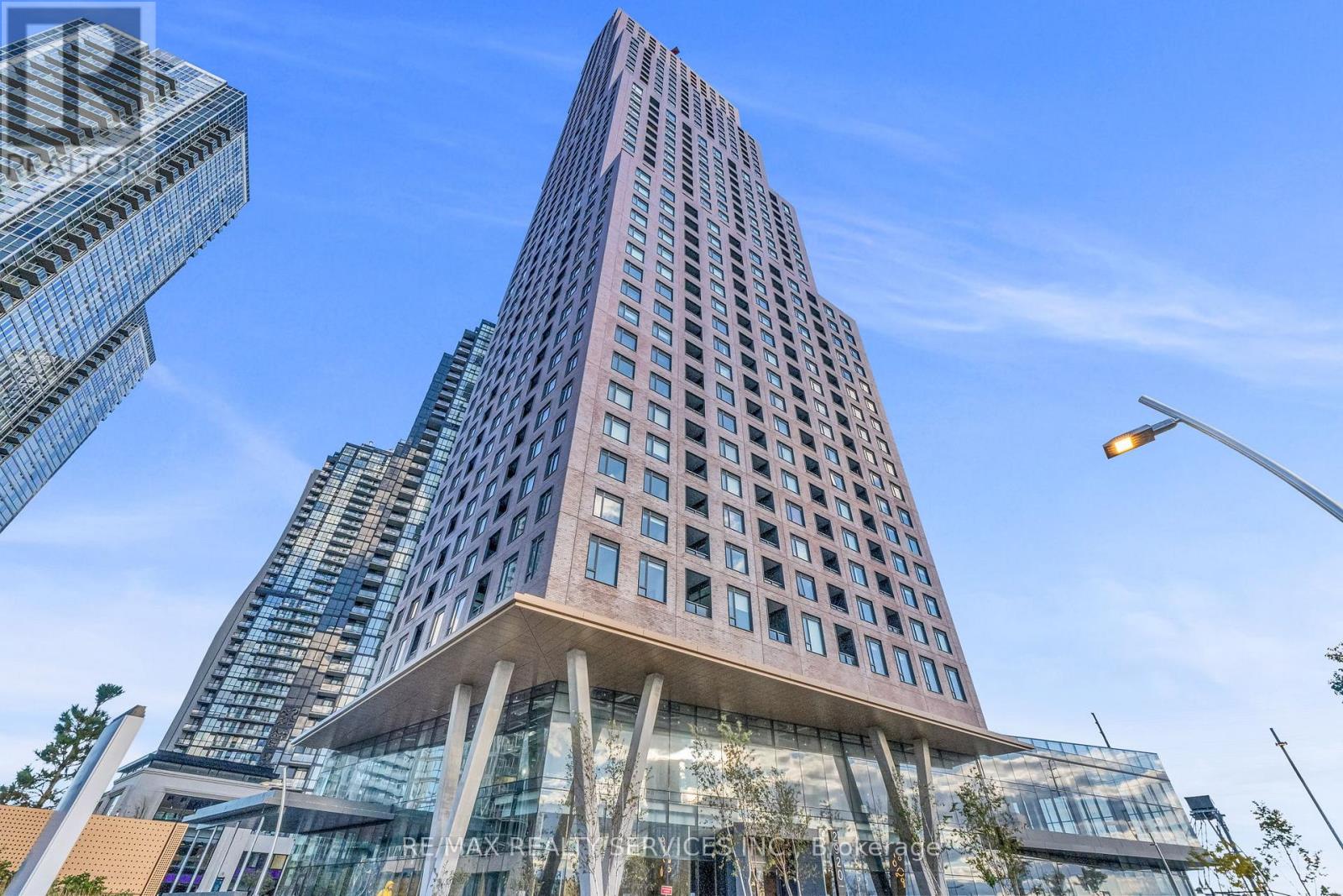 808 - 2920 HIGHWAY 7, Vaughan, Ontario