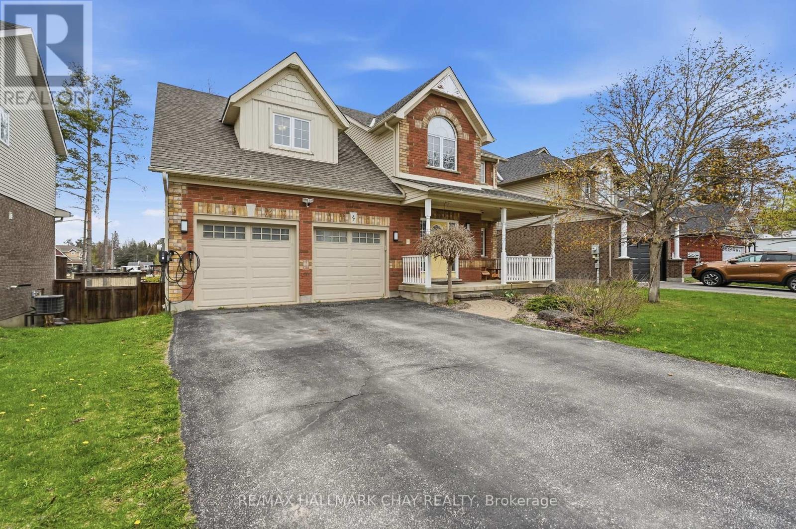 17 Armeda Clow Crescent, Essa, Ontario  L3W 0H7 - Photo 2 - N13091440