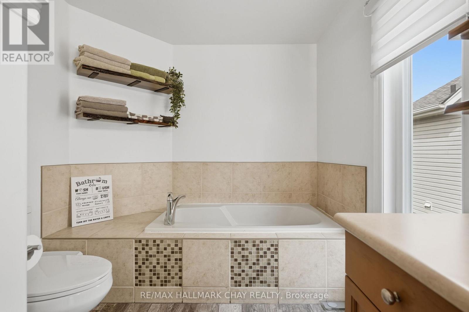 17 Armeda Clow Crescent, Essa, Ontario  L3W 0H7 - Photo 29 - N13091440