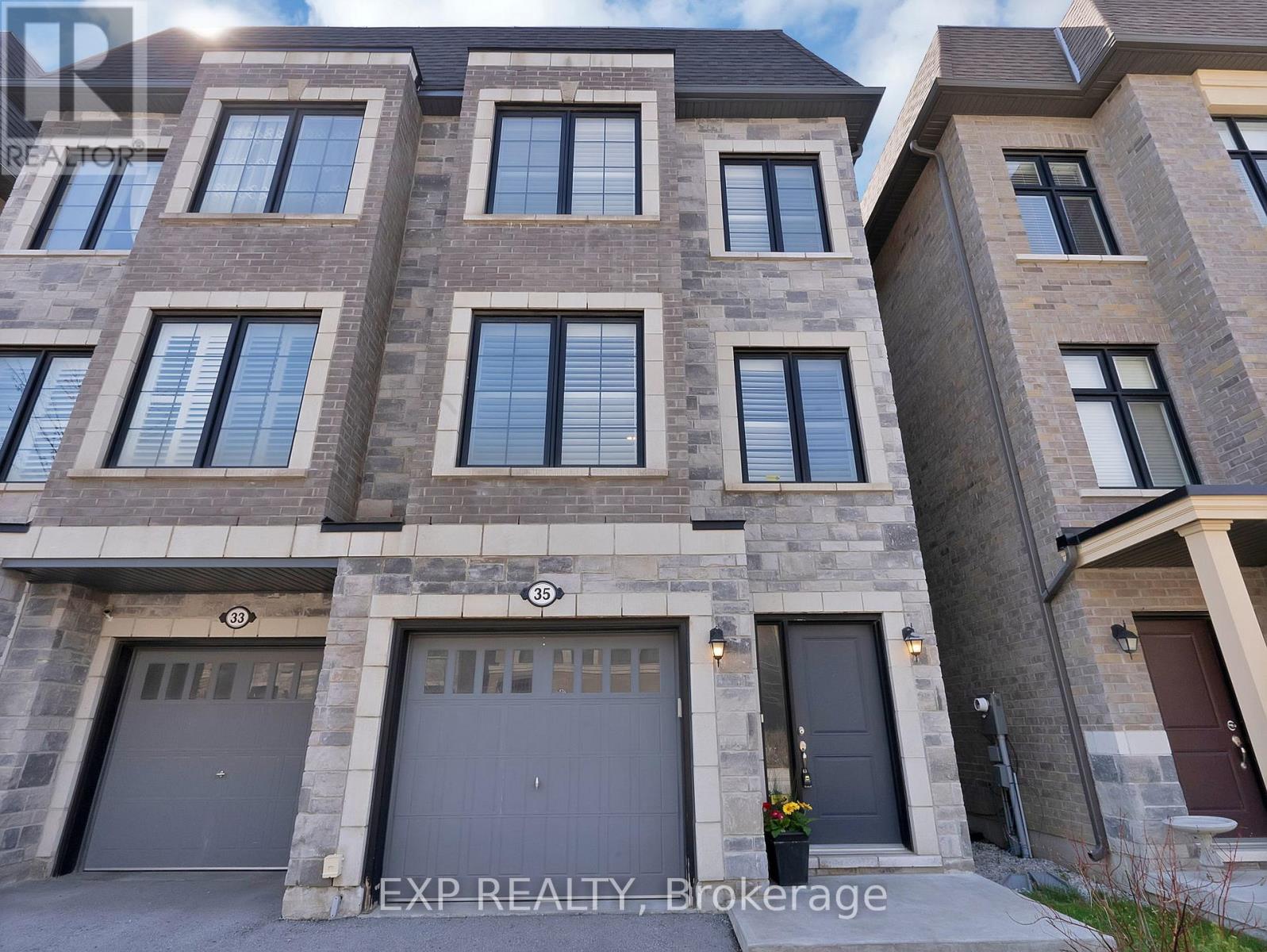 35 Mcgurran Lane, Richmond Hill, Ontario  L4B 0G8 - Photo 2 - N13091468