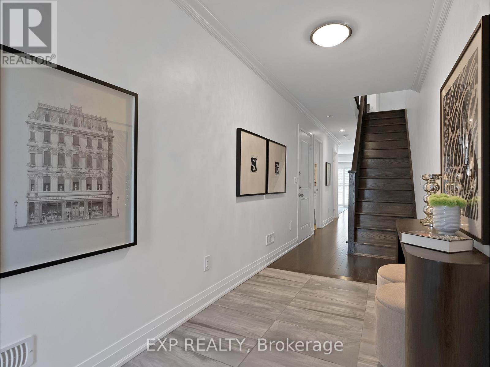35 Mcgurran Lane, Richmond Hill, Ontario  L4B 0G8 - Photo 6 - N13091468