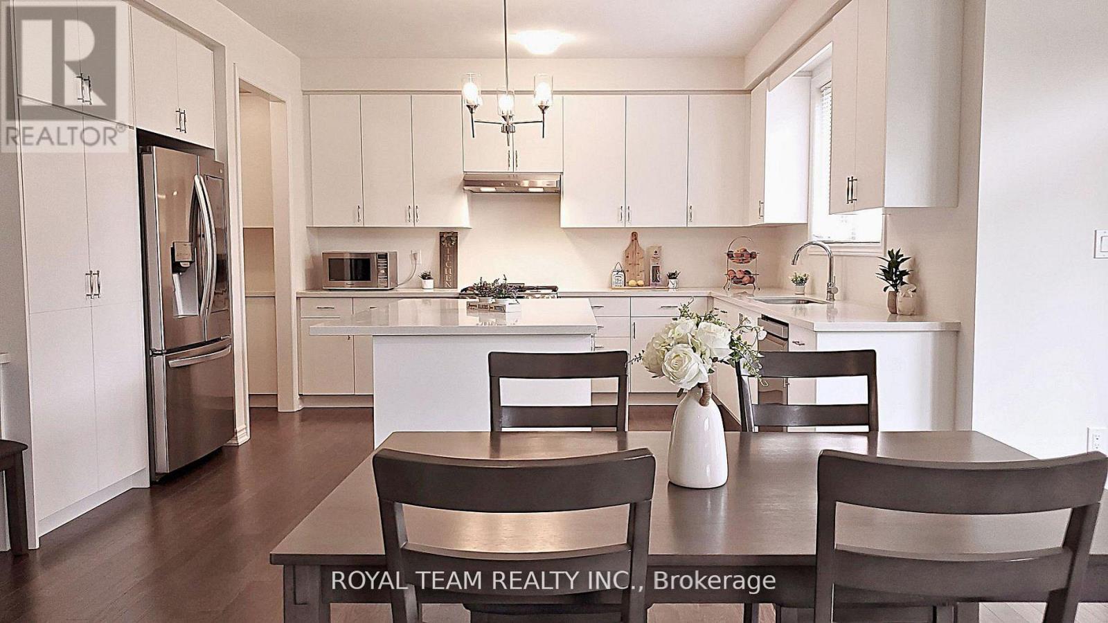251 Danny Wheeler Boulevard, Georgina, Ontario  L4P 0J9 - Photo 13 - N13091502