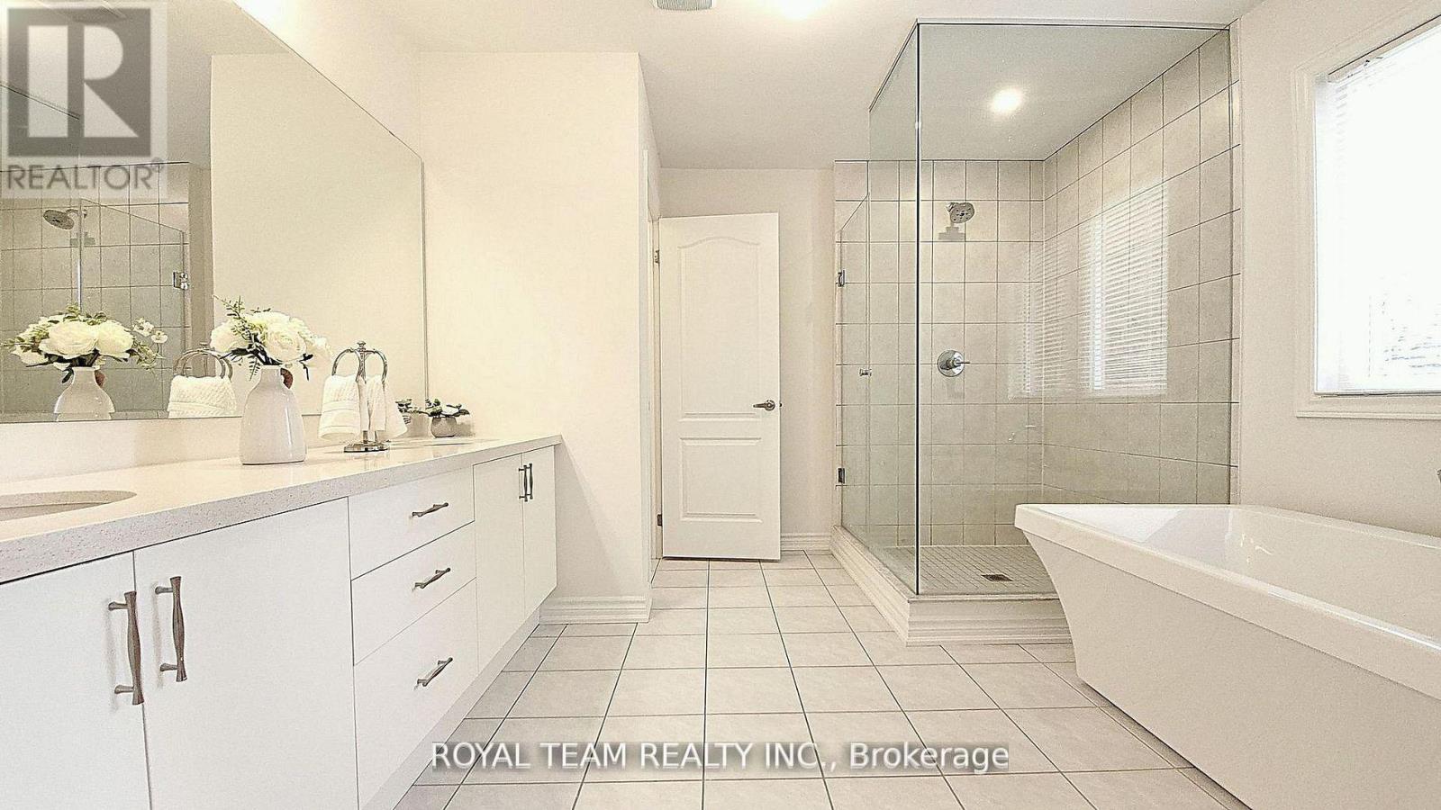 251 Danny Wheeler Boulevard, Georgina, Ontario  L4P 0J9 - Photo 26 - N13091502