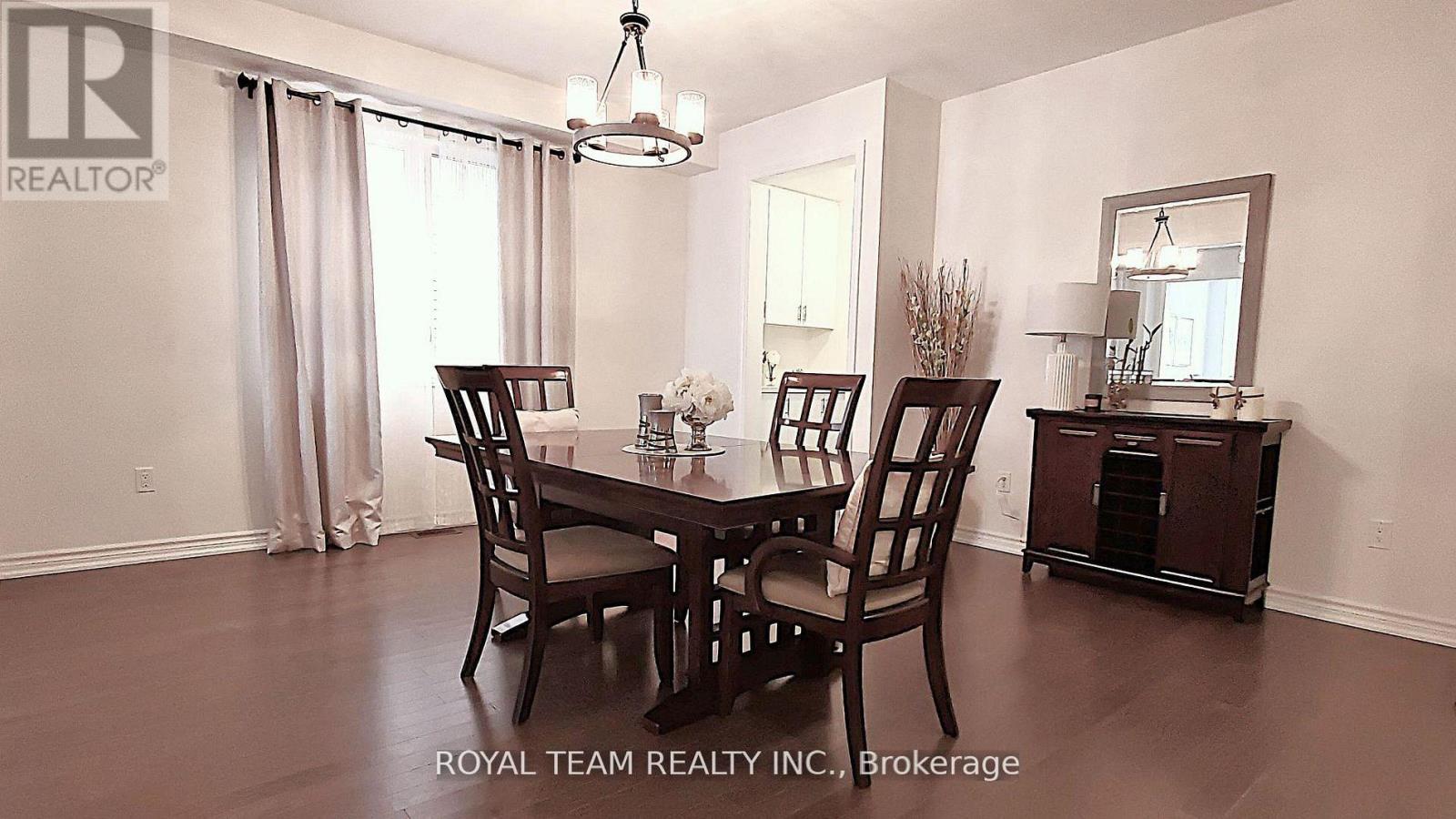 251 Danny Wheeler Boulevard, Georgina, Ontario  L4P 0J9 - Photo 8 - N13091502