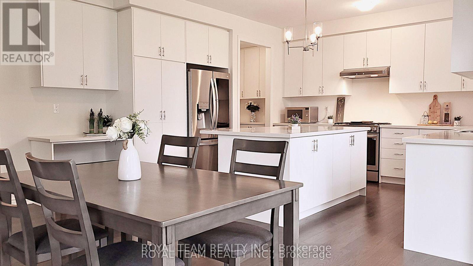 251 Danny Wheeler Boulevard, Georgina, Ontario  L4P 0J9 - Photo 9 - N13091502