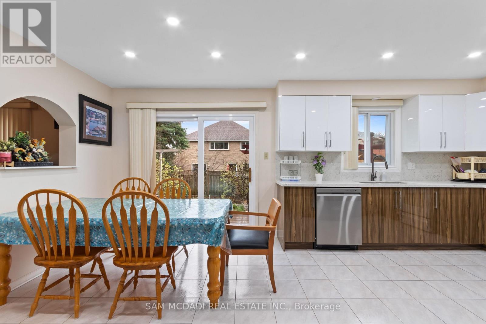 8 Brooklyn Crescent, Markham, Ontario  L3P 7C1 - Photo 11 - N13091520