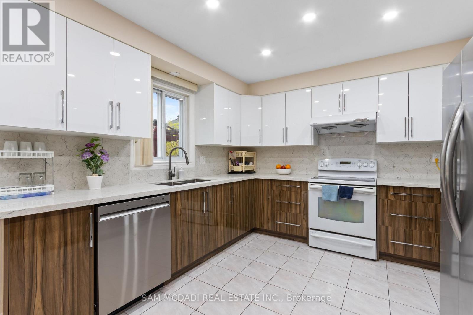 8 Brooklyn Crescent, Markham, Ontario  L3P 7C1 - Photo 12 - N13091520